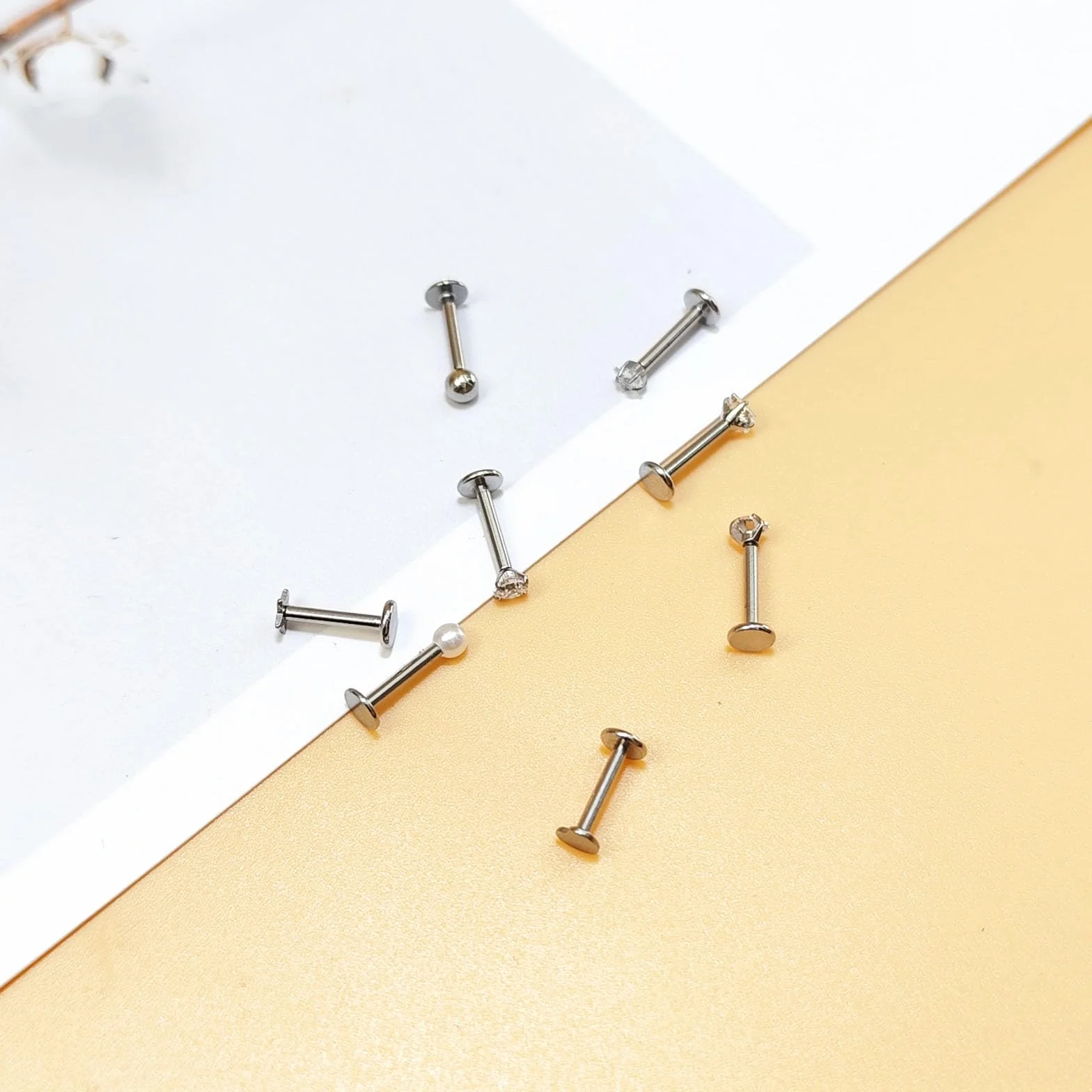 8 szt. wargi labret sztyft 6-10 mm 16G płaski tył helix tragus chrząstka kolczyk