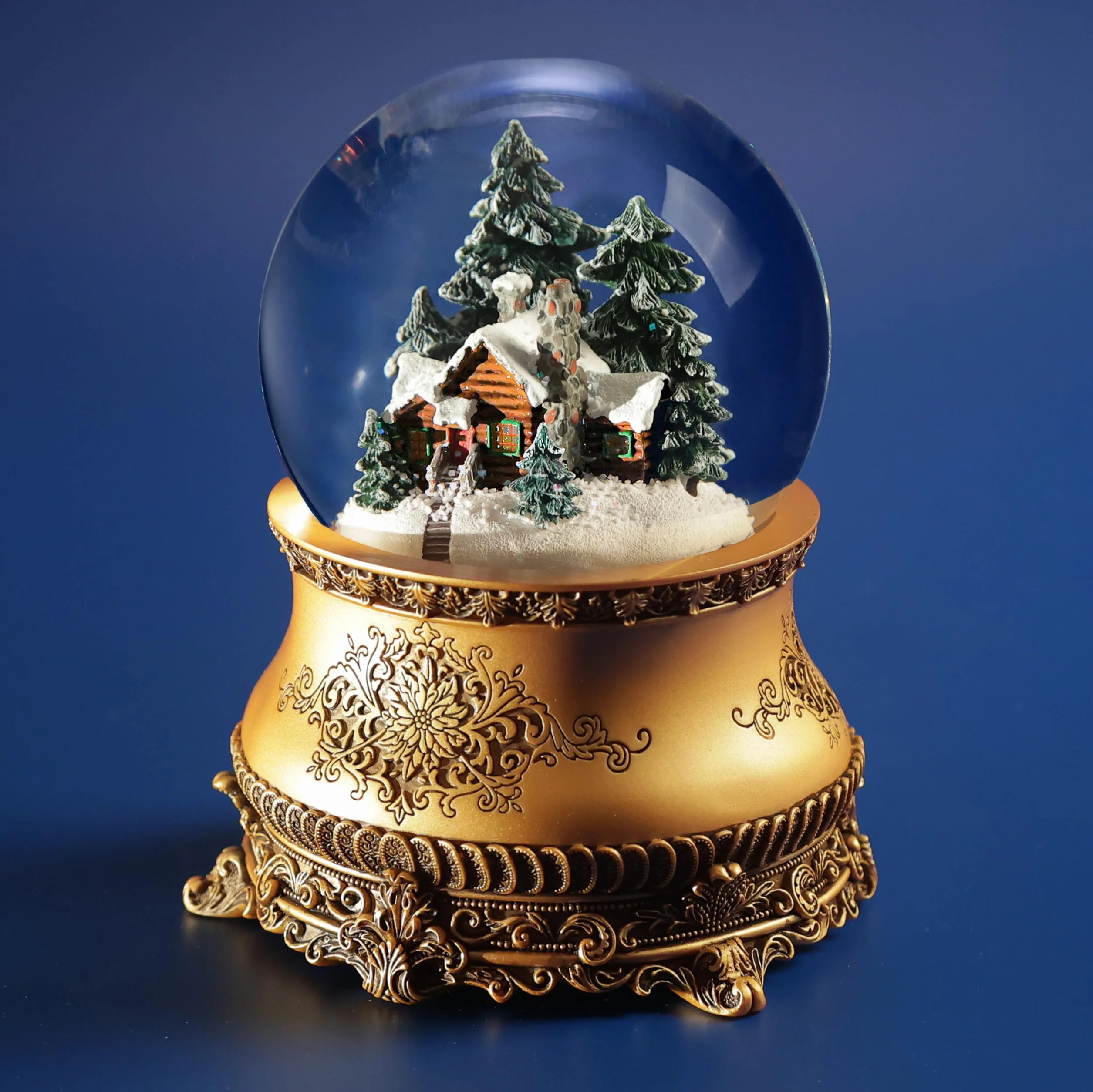 Świąteczna szklana kula śnieżna «Stary Dom» z podświetleniem LED okien, automatycznym opadem śniegu i pozytywką. Snow globe.