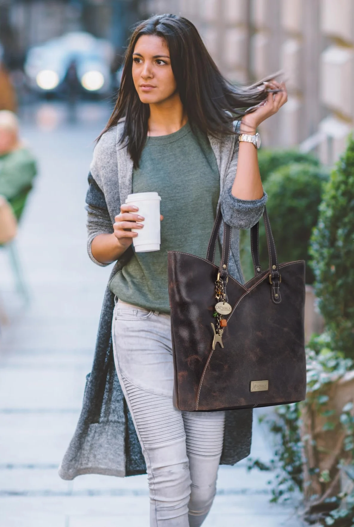 Catwalk Collection Handbags - Damska Duża Torba Typu Tote - Torebka Rozkloszowana na Ramię - Postarzana Skóra - Abigail
