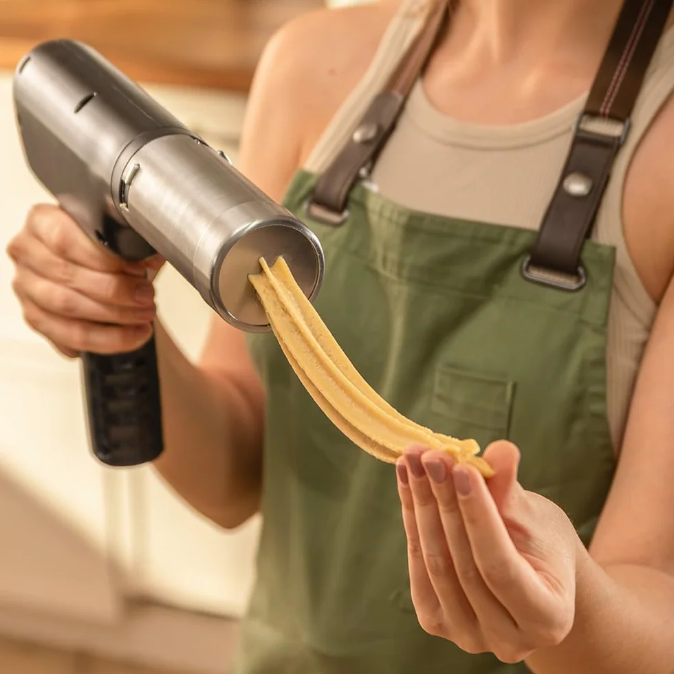 Cecotec Fun EasyPasta bezprzewodowa maszyna do makaronu i churros, 40 W, pojemność 200 g, 3 tarcze w zestawie, przygotuj makaron, spaghetti i makaron, 50 zastosowań na ładowanie baterii
