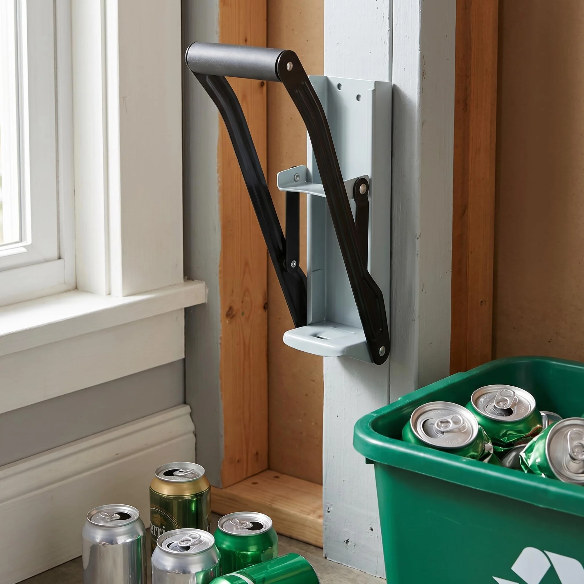 Kruszarka do puszek - 473 ml aluminiowa kruszarka do puszek do recyklingu, montowana na ścianie narzędzie do kruszenia do kuchni i na zewnątrz, antypoślizgowy uchwyt