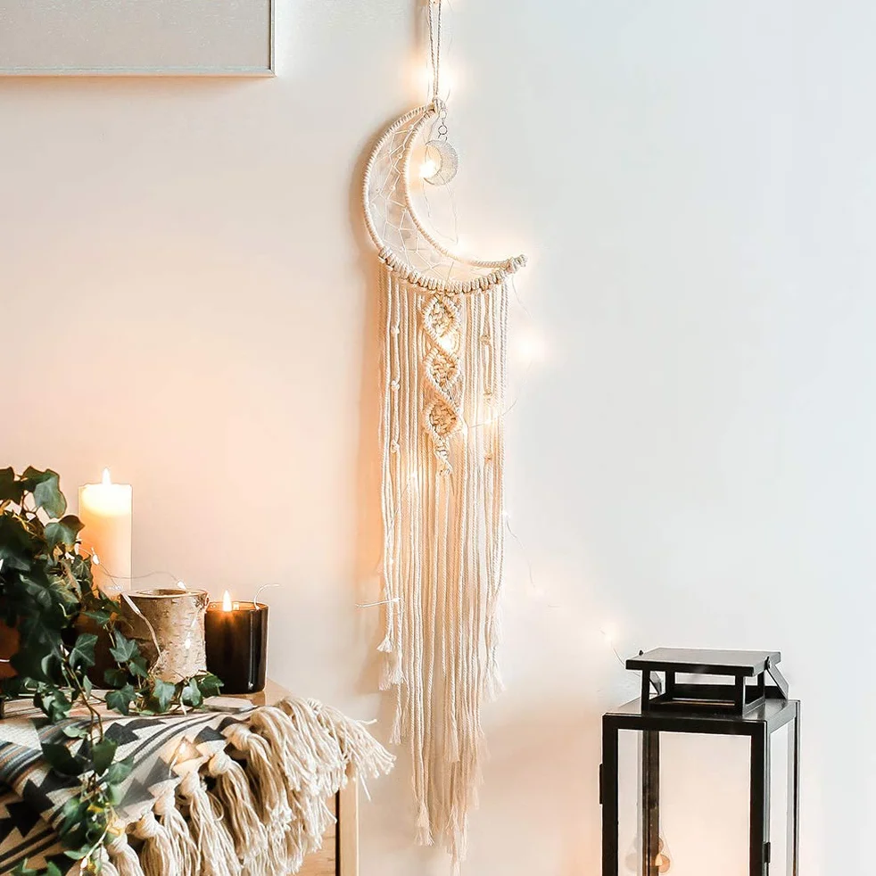 Makrama, zawieszka na ścianę, motyw księżyca, bawełna, linka, tkane ornamenty, sztuka ścienna, dekoracja domu