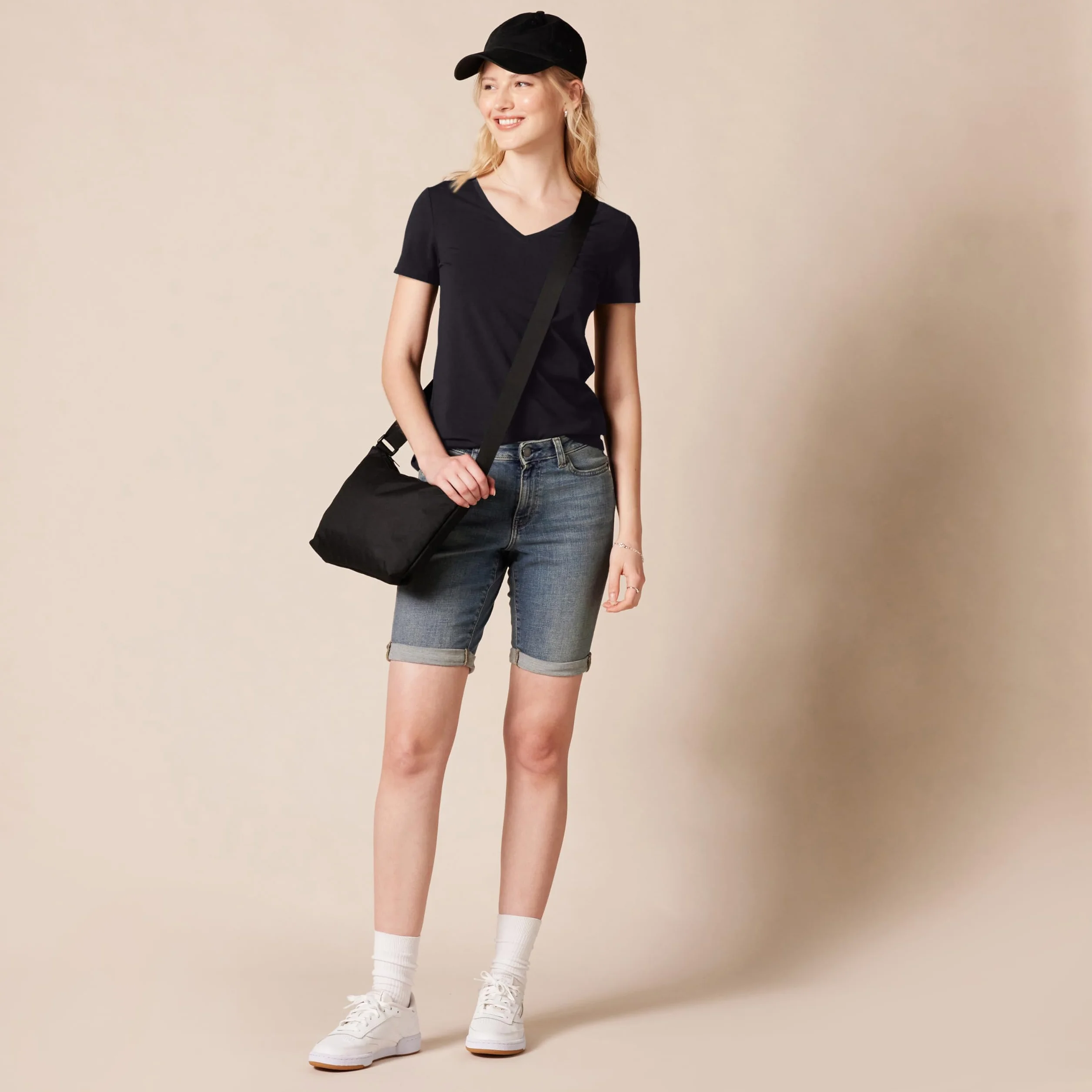 Amazon Essentials Kobiety Koszulka z krótkim rękawem i dekoltem w serek classic fit