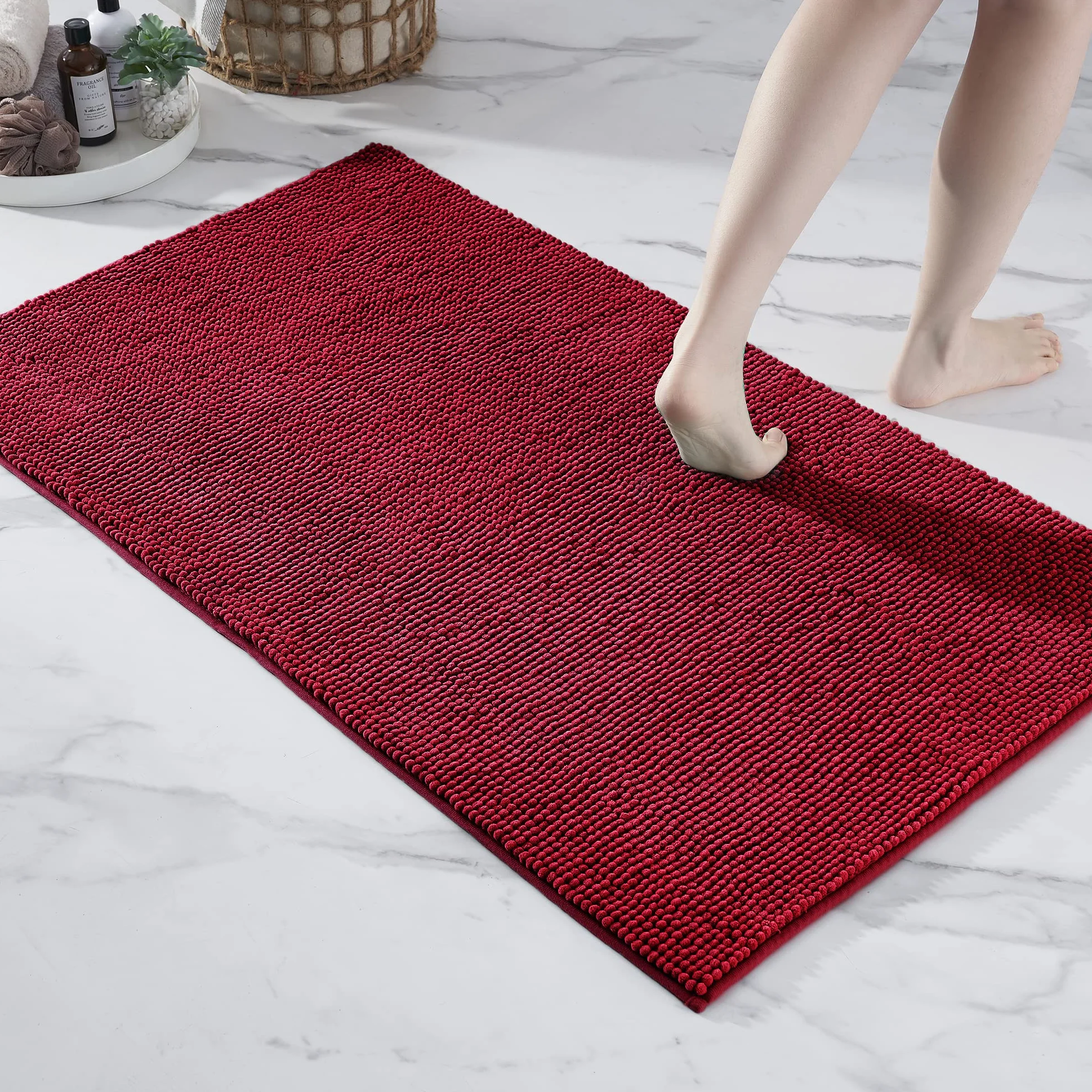 Mata łazienkowa antypoślizgowa Chenille 70x120 cm czerwona