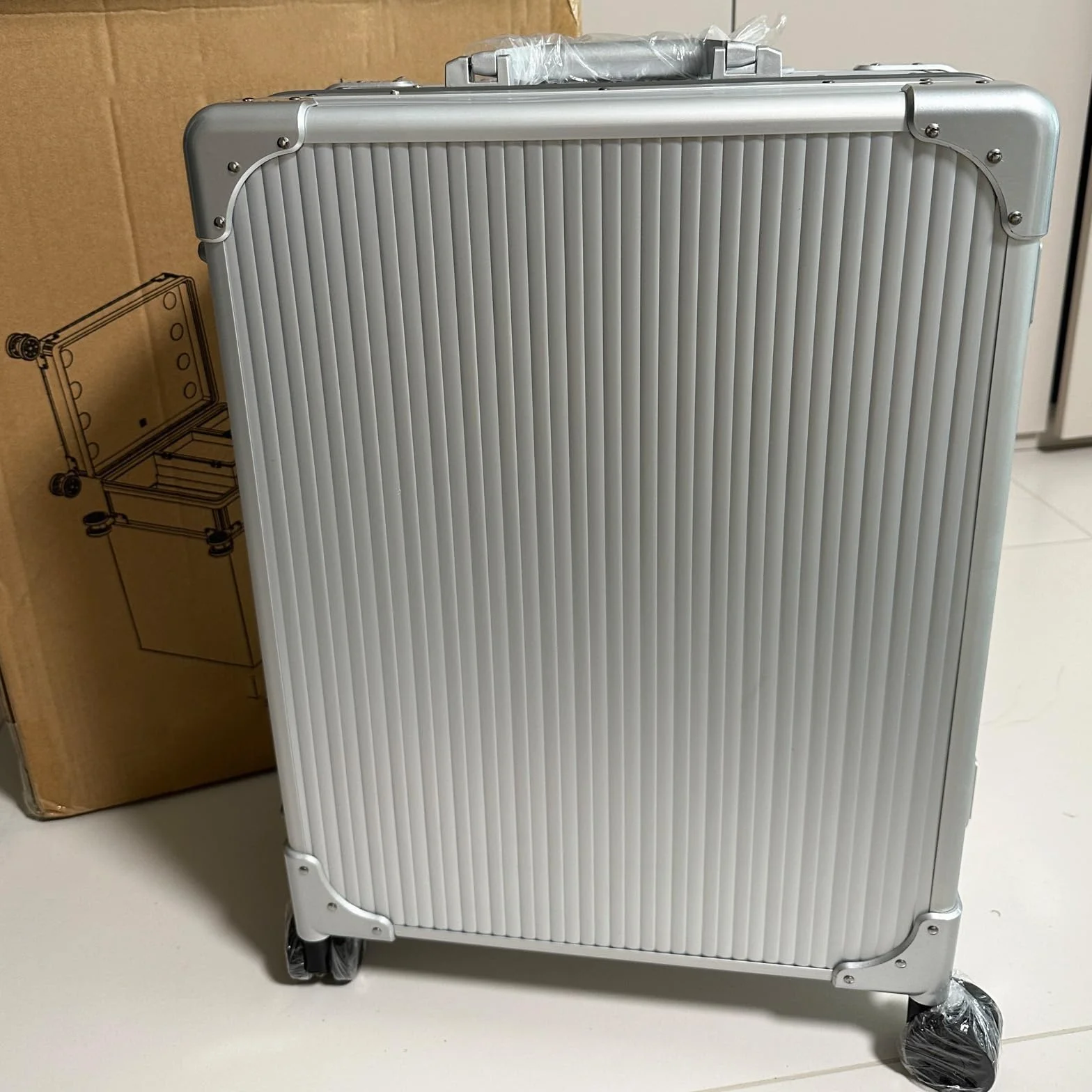 Kosmetyczki, podróżne kosmetyczki, aluminiowy wózek do makijażu ze światłami LED, profesjonalny organizer kosmetyków studyjnych, 3 odcienie światła, UK