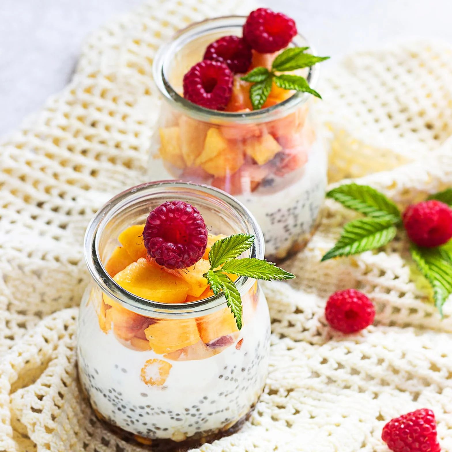 Słoiki deserowe 200 ml przezroczyste z pokrywką 20 sztuk na jogurt