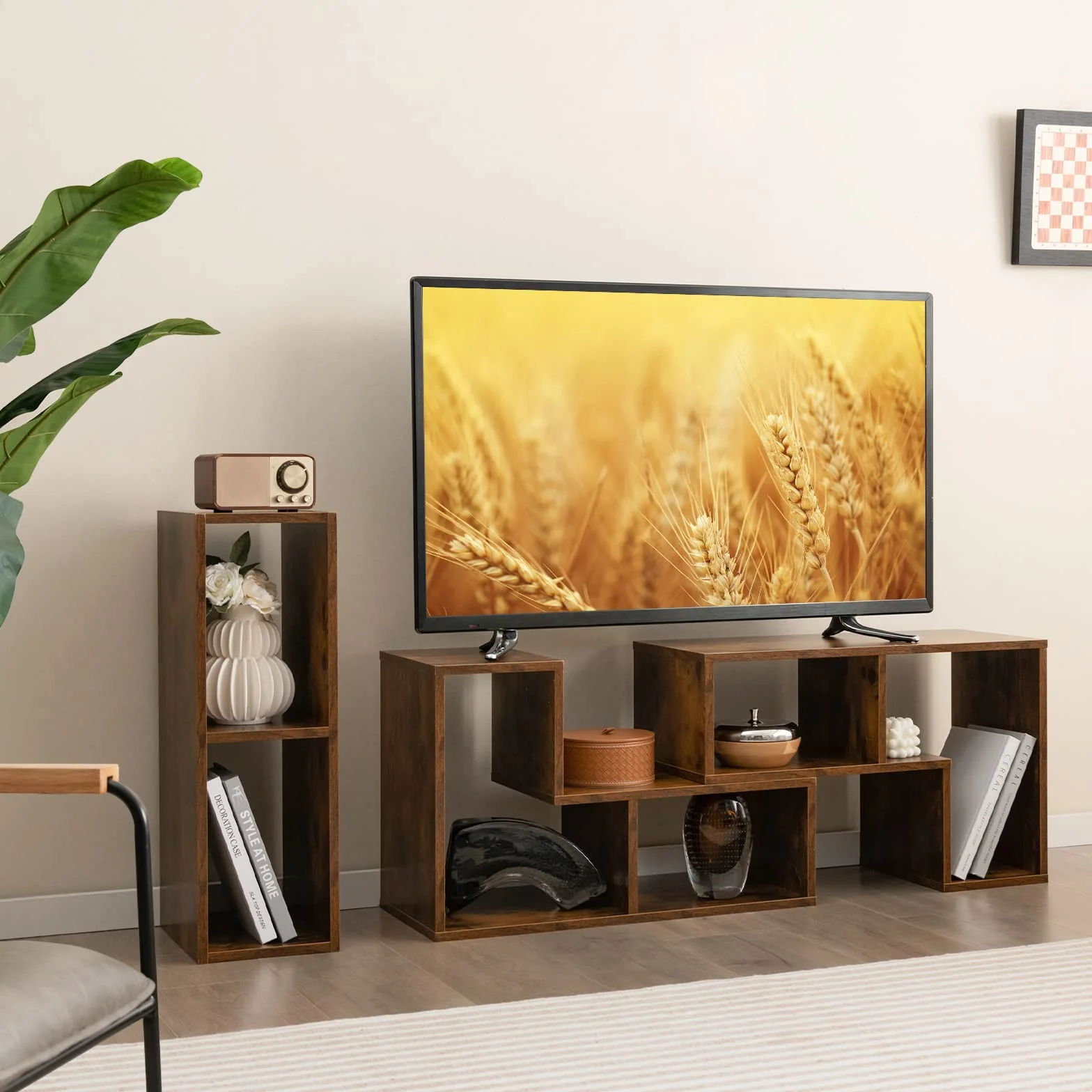 KOMFOTTEU Drewniana szafka pod telewizor do 65 cali wielofunkcyjny regał na książki i komoda TV brązowa