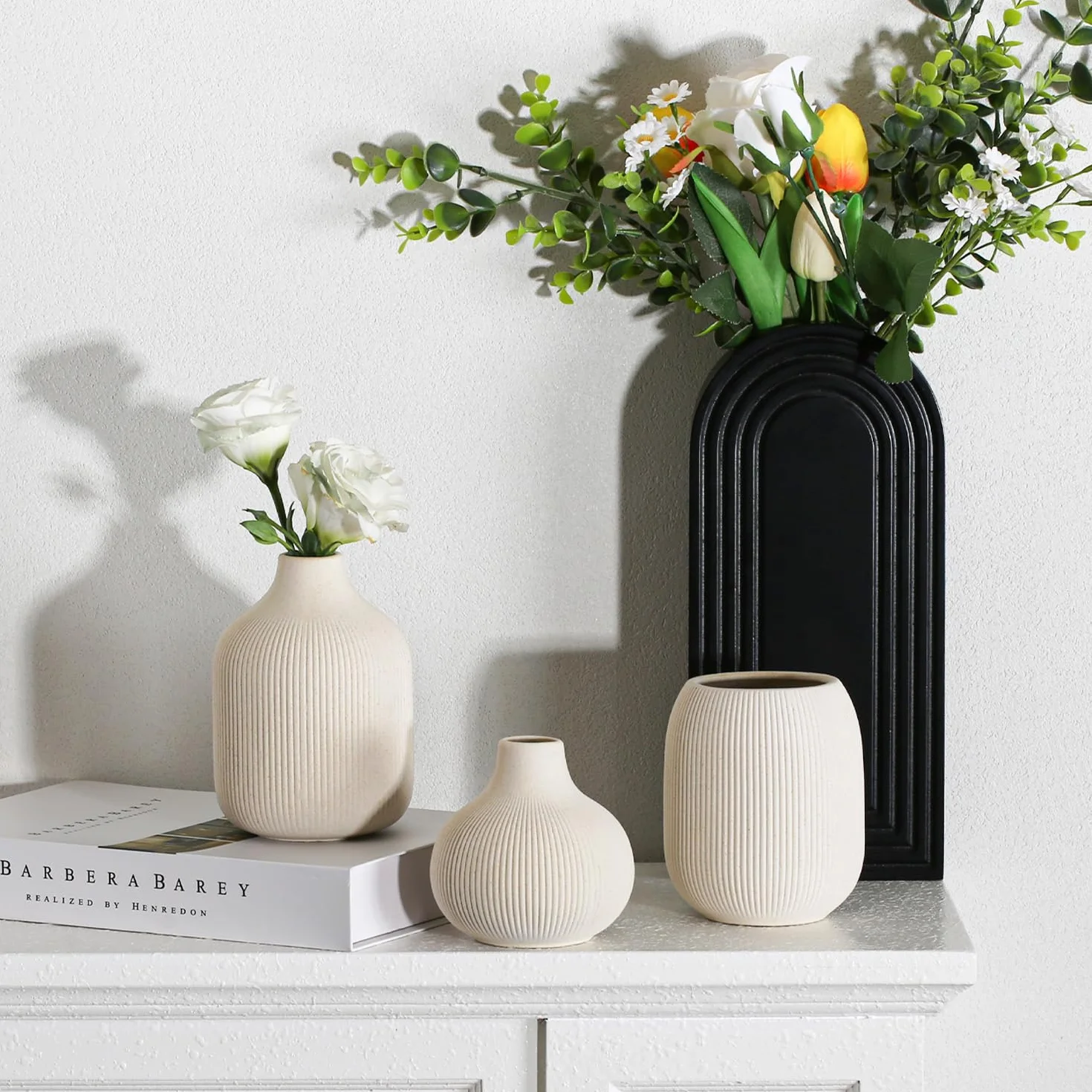 Dnnnii Zestaw 3 wazonów ceramicznych w nowoczesnym beżowym wykonaniu z prążkowaną fakturą, idealny do neutralnego i przejściowego wystroju domu - kolekcja dekoracyjnych minimalistycznych wazonów