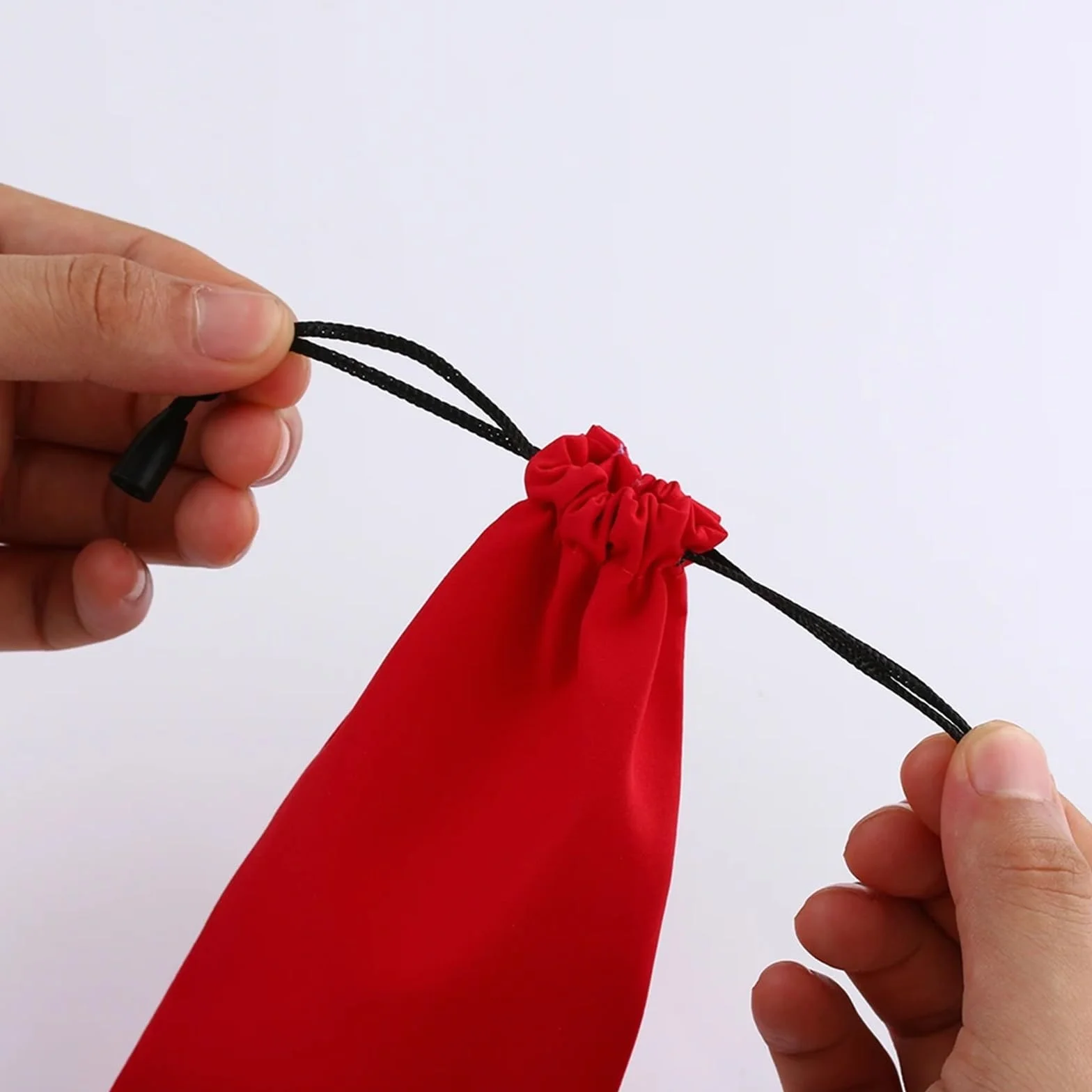 Etui na okulary 50 szt. Miękkie etui przeciwsłoneczne ze sznurkiem. Okulary z tkaniny. Akcesoria do okularów
