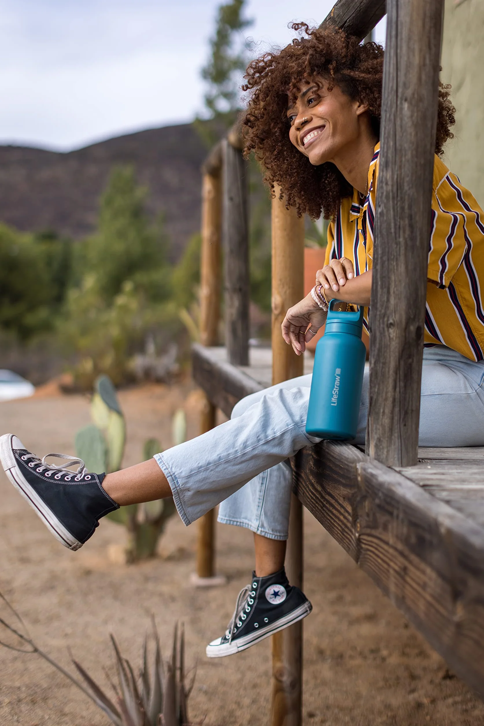 LifeStraw Seria Go – izolowana butelka z filtrem wody ze stali nierdzewnej do podróży i codziennego użytku, usuwa bakterie, pasożyty i mikroplastiki, poprawia smak, 1 l, biały polarny