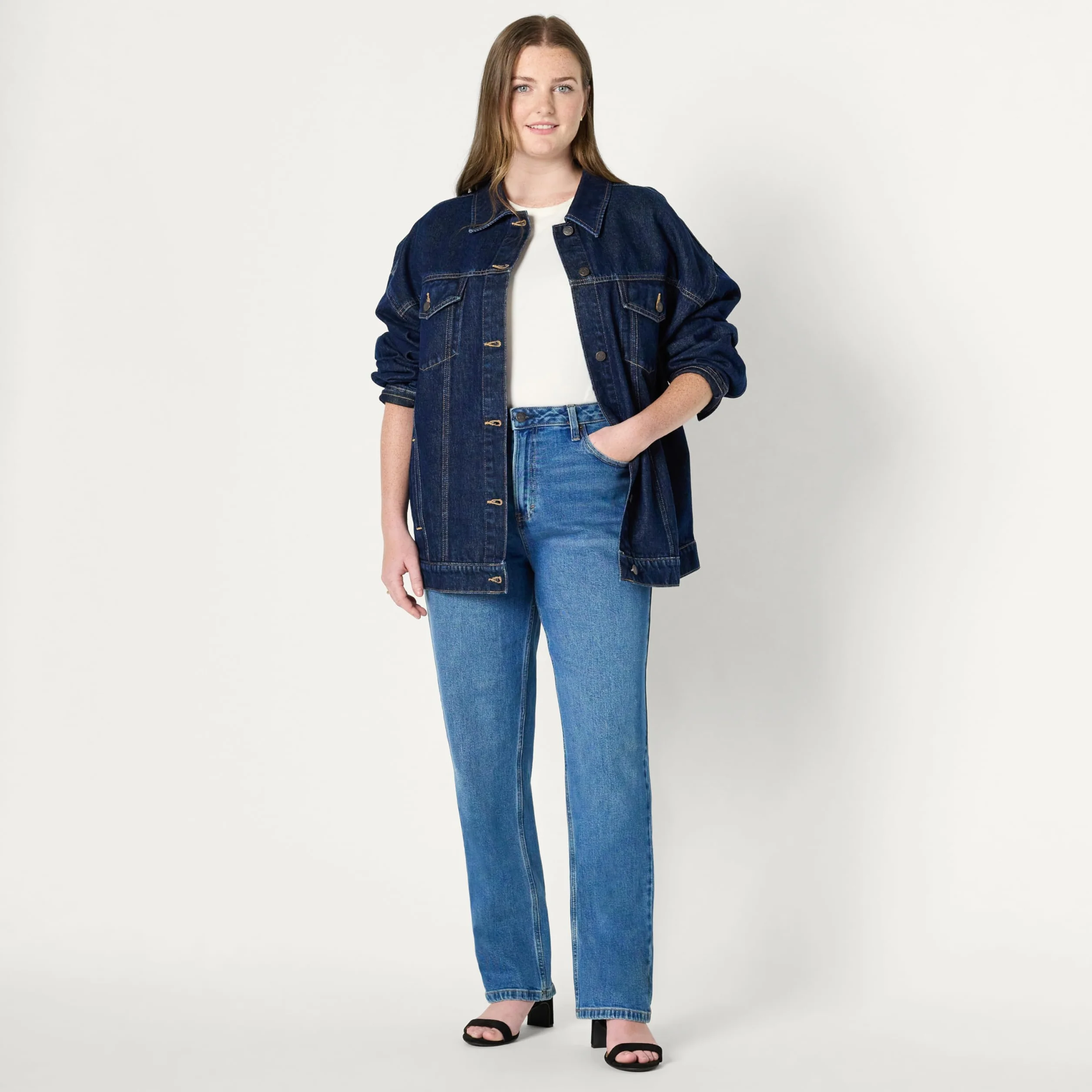Amazon Essentials Damska kurtka typu trucker Rigid Denim Oversized-Fit