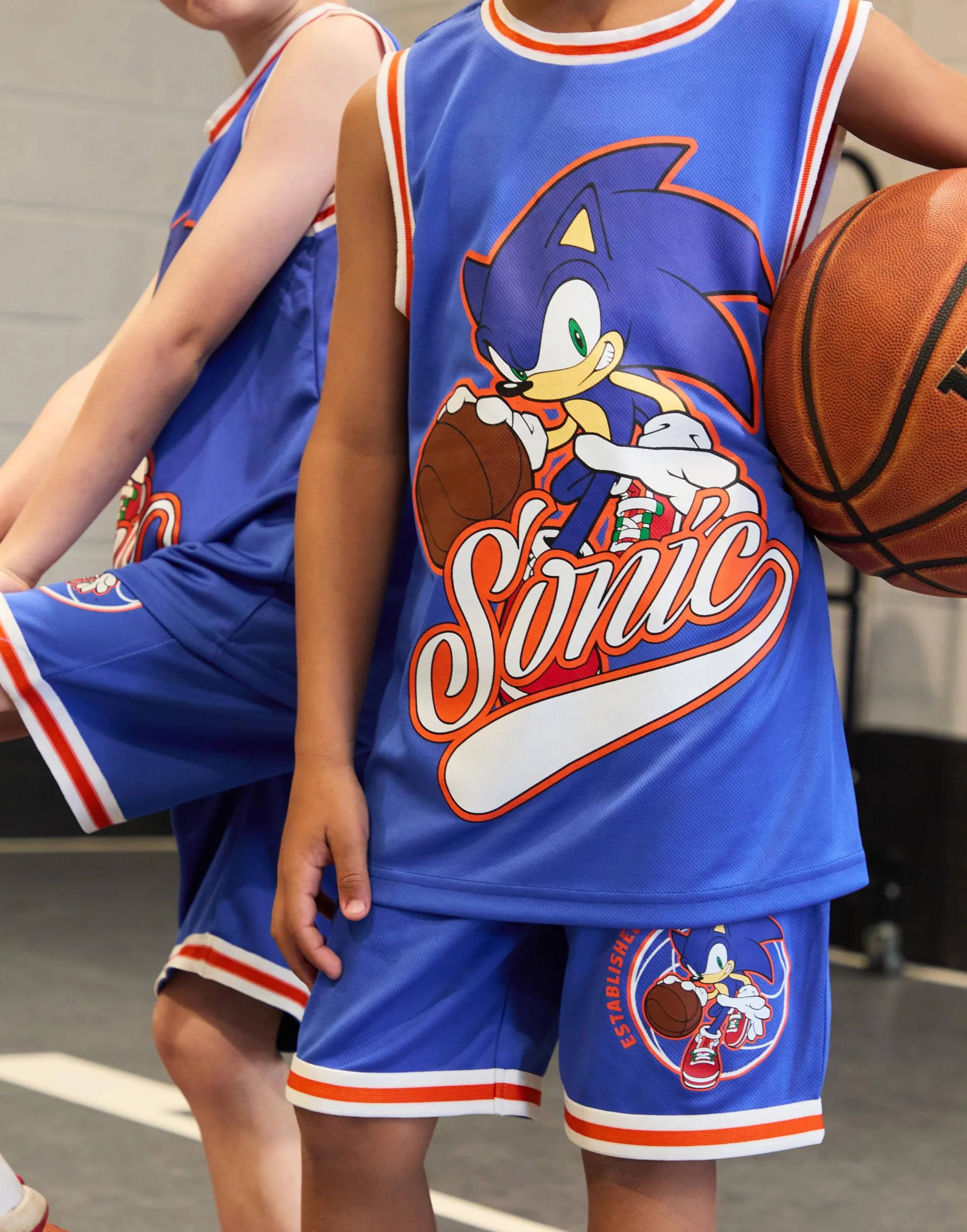 Zestaw koszulek i spodenek do koszykówki dla chłopców Sonic the Hedgehog | Kompletny dwuczęściowy strój sportowy dla dzieci w kolorze niebieskim | Zestaw dla dzieci
