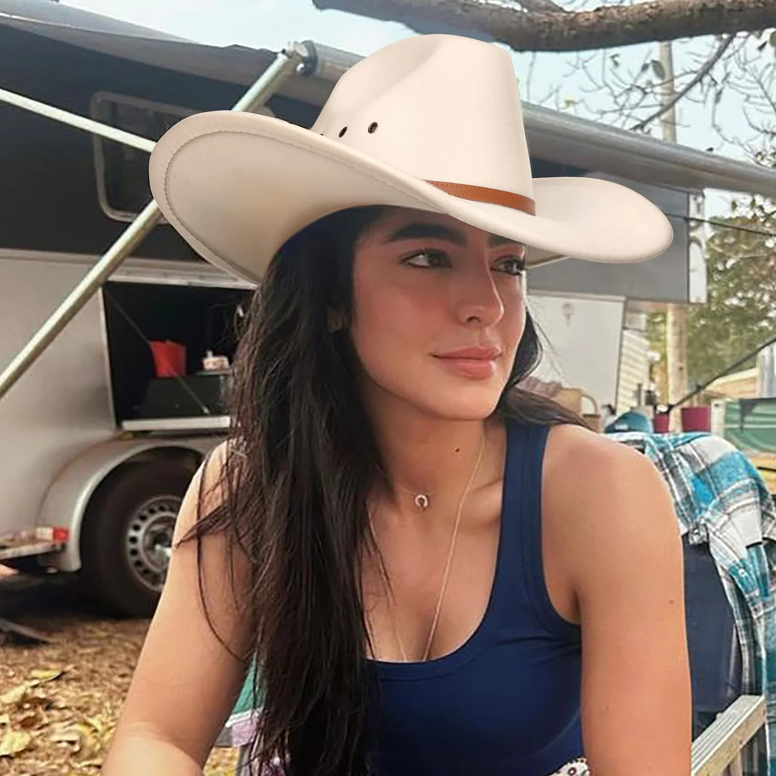 DRESHOW Kapelusz Kowbojski dla Kobiet Kapelusze Filcowe Cattleman Western Retro Fedora Outdoorowy Kapelusz Kowbojski z Szerokim Rondem i Paskiem z Klamrą