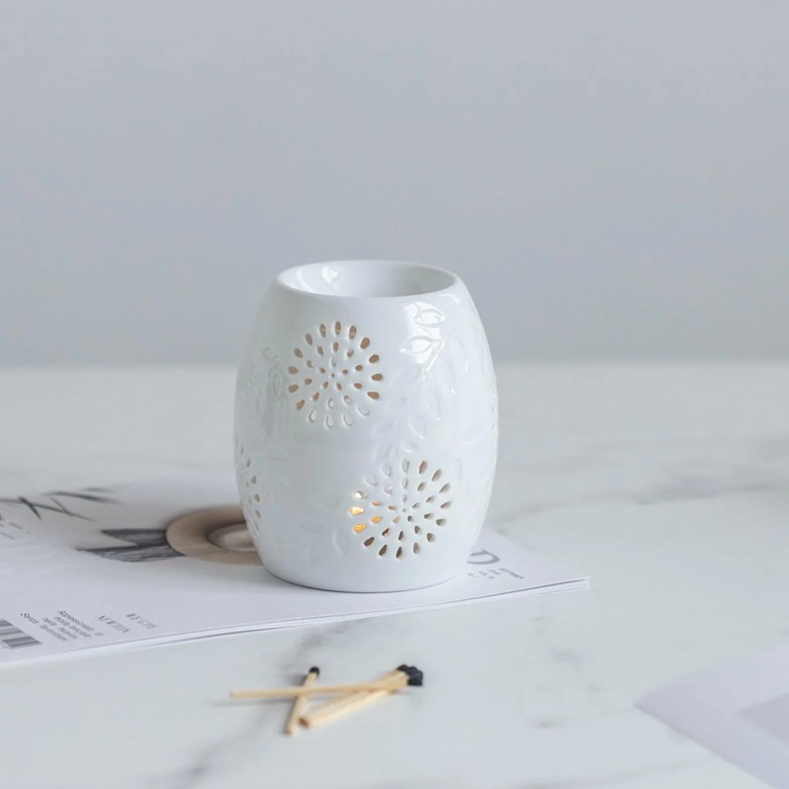 Ceramiczna lampa zapachowa tealight z uchwytem na podgrzewacze do olejków eterycznych i wosku