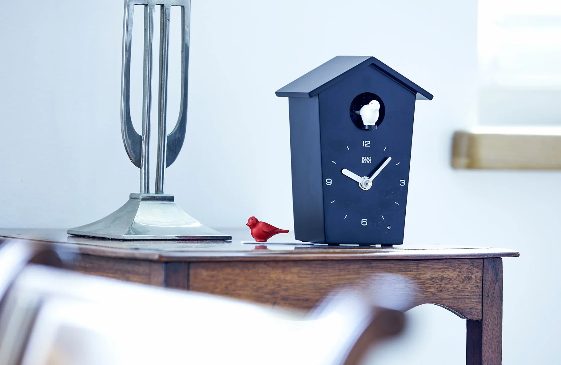 KOOKOO Birdhouse Mini czarny zegar z kukułką 12 głosów ptaków