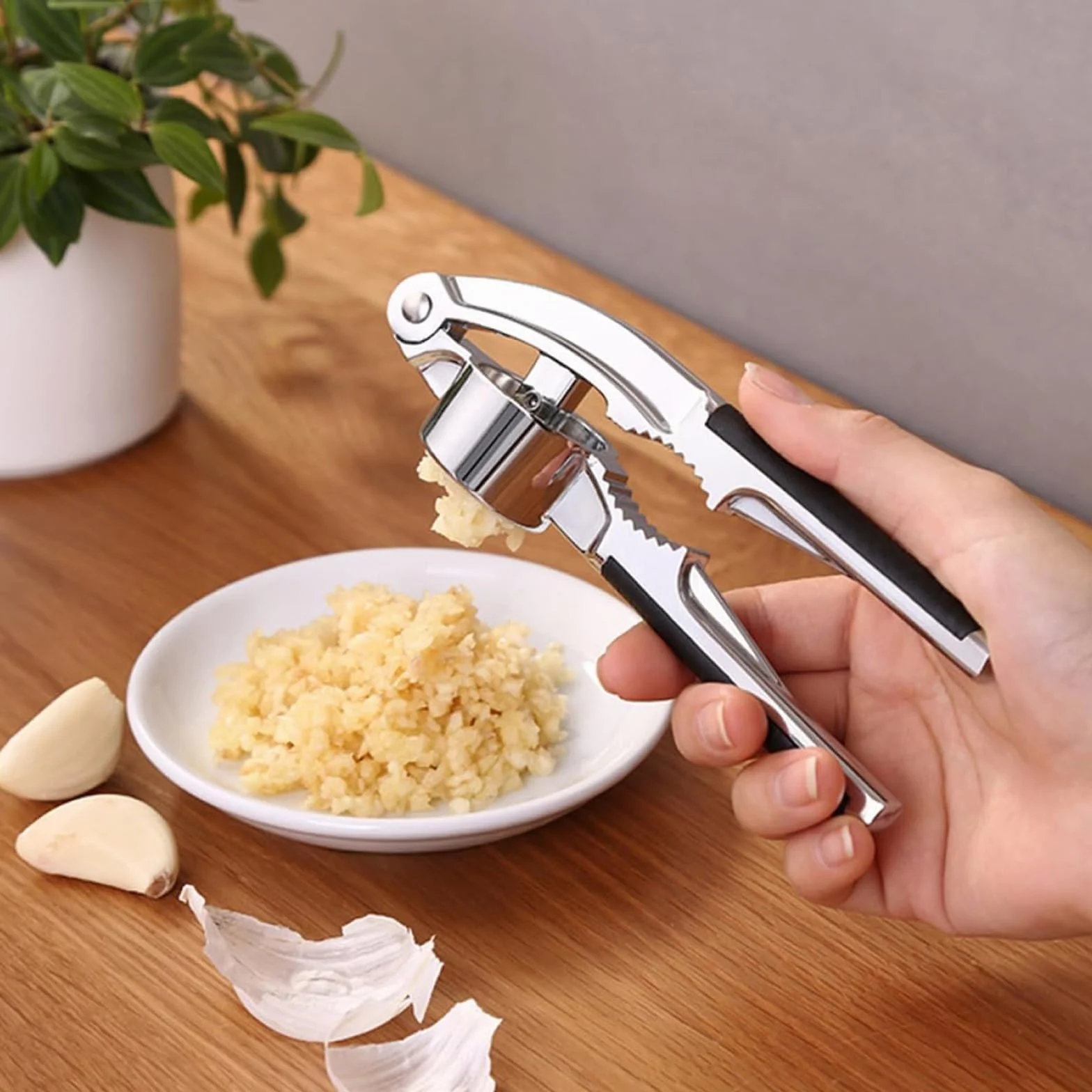 Przeciskarka do czosnku z ergonomiczną rączką – łatwa w czyszczeniu