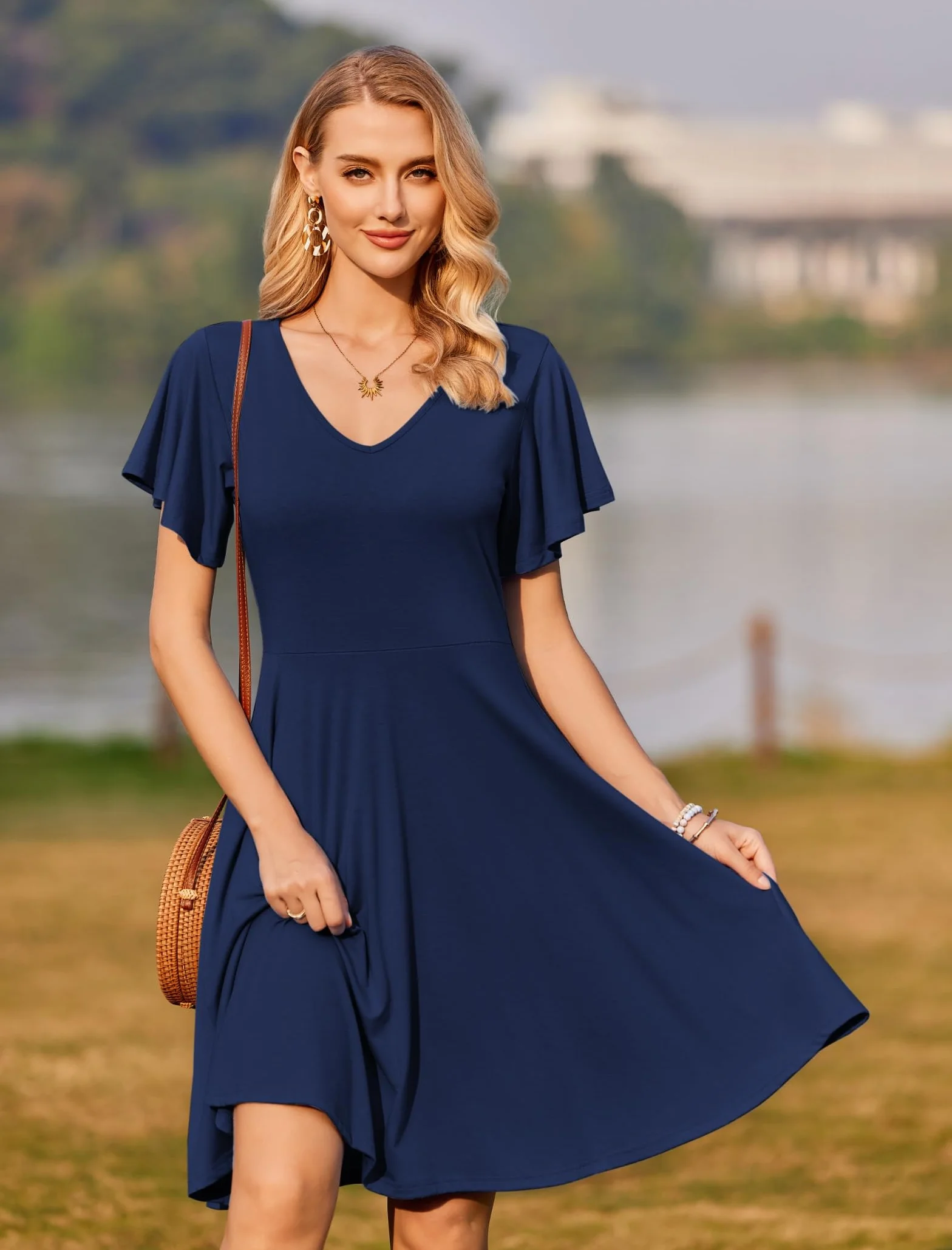 Zeagoo Letnia sukienka damska z krótkim rękawem, sukienka plażowa z dekoltem w serek, na czas wolny, lekka, na co dzień, sukienka midi, luźna sukienka z kieszeniami, S-XXL