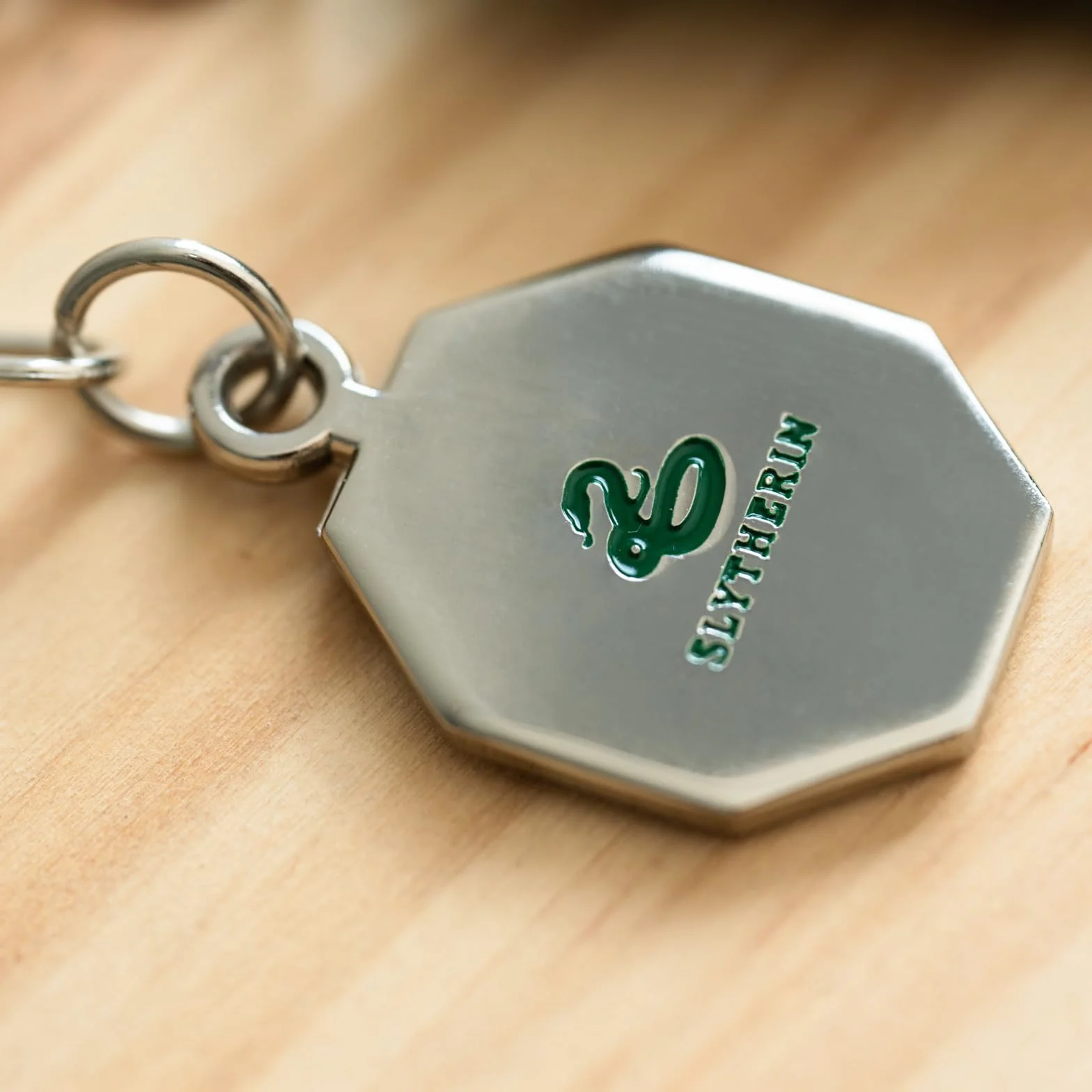 Grupo Erik Keyring Harry Potter Merchandise - Slytherin Scarf Keychain, Cute Keyring, Cool Keyrings, Harry Potter Gifts Under 10 Pounds, Slytherin Gifts