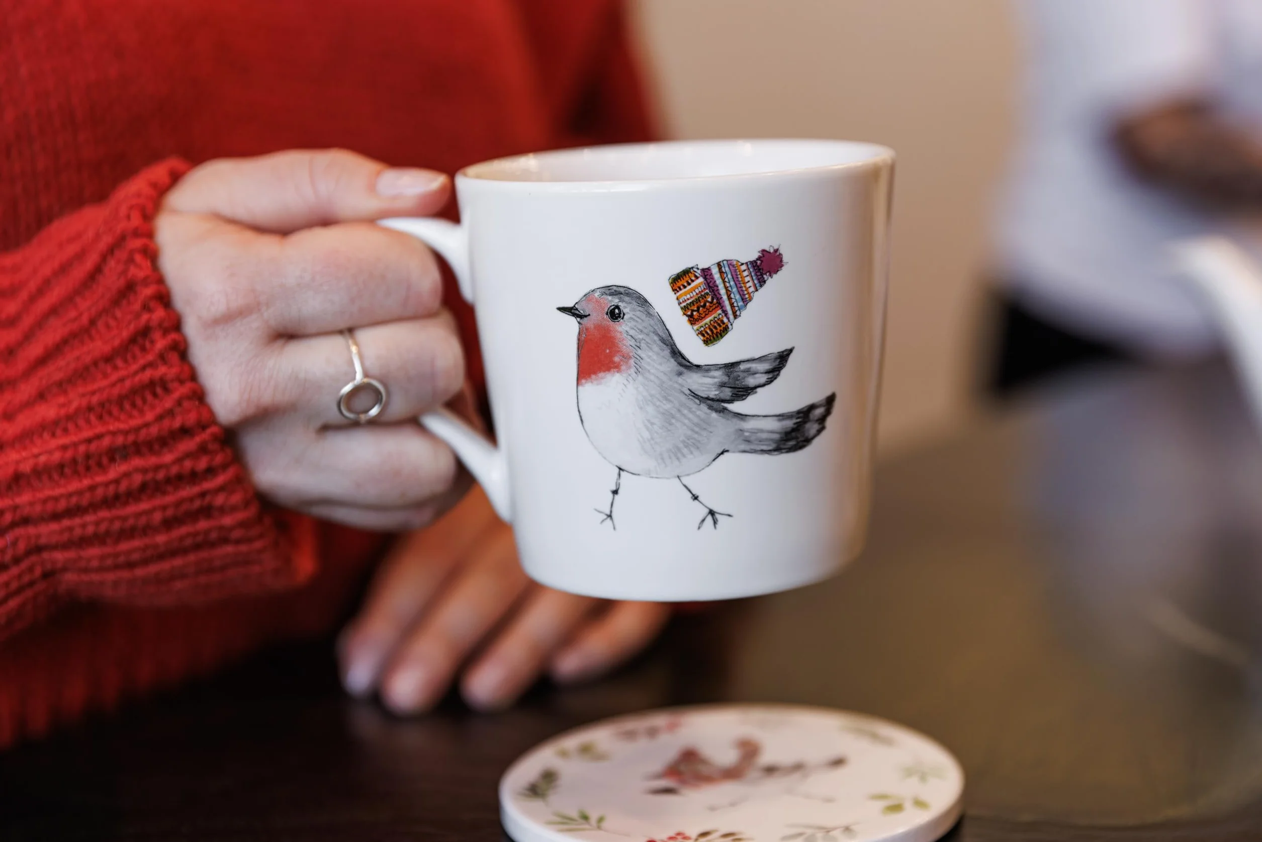 Mikasa Tipperlyhill Robin Ceramiczny zestaw kubków i podstawek, 380 ml, w pudełku prezentowym