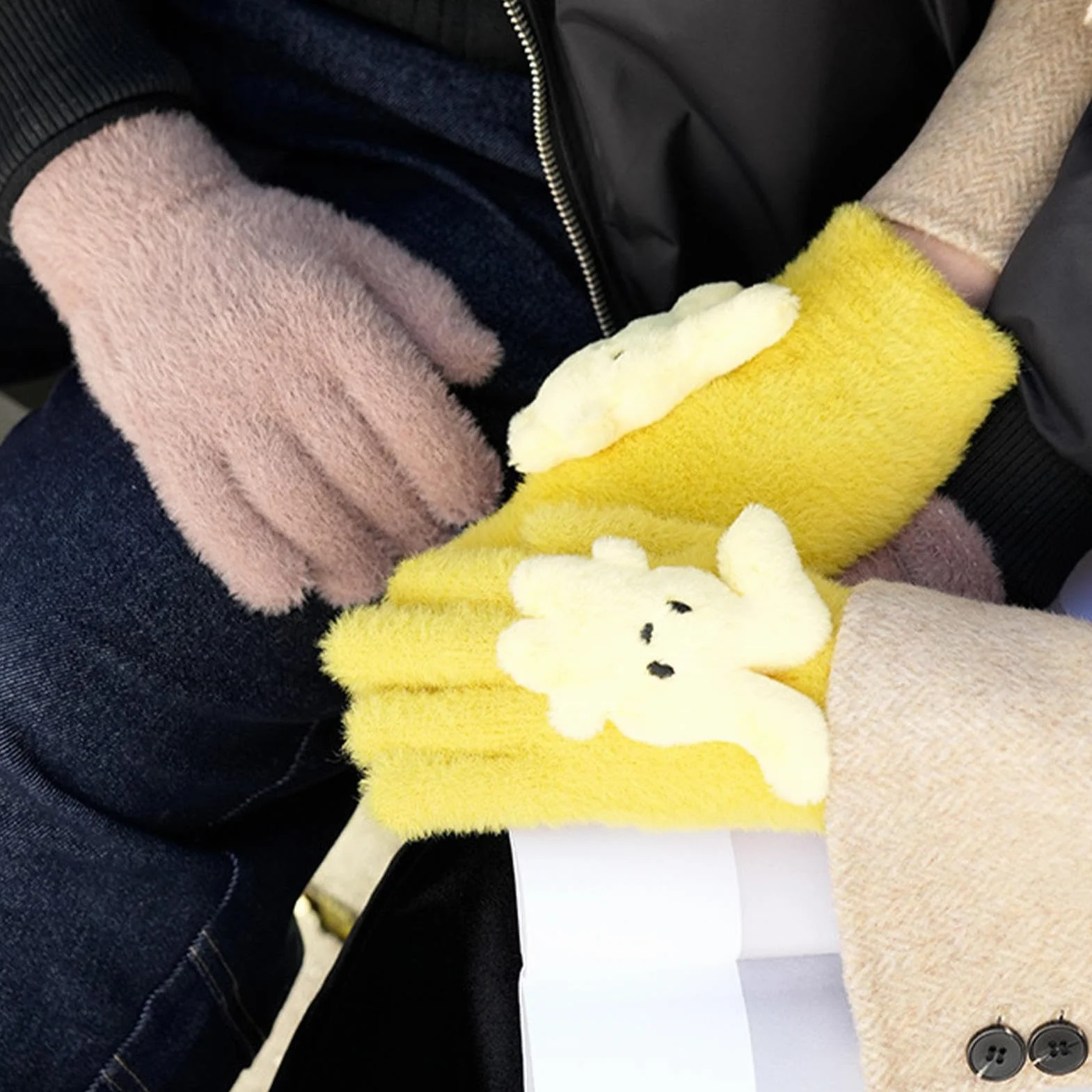 Couple Holding Hands Gloves, Love Gloves for Couples, Touchscreen Couple Gloves, Funny Couples Gloves, Romantic Winter Gloves, Cold Weather Couple Gloves, Hand-Holding Gloves