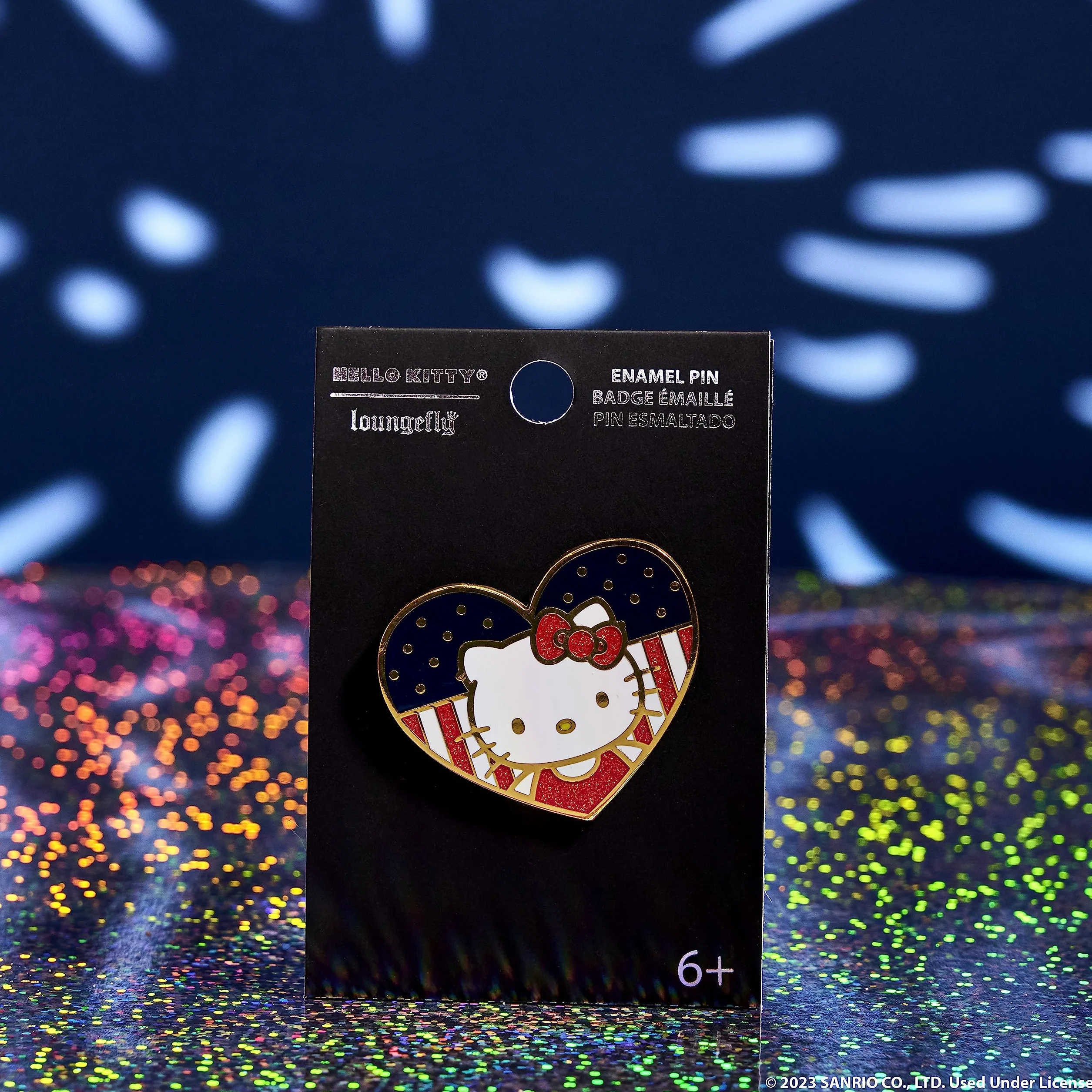 Loungefly Emaliowana przypinka Hello Kitty - emaliowane przypinki Hello Kitty - ekskluzywne dla Amazon - urocza broszka kolekcjonerska - do plecaków i toreb - pomysł na prezent - oficjalny towar - dla