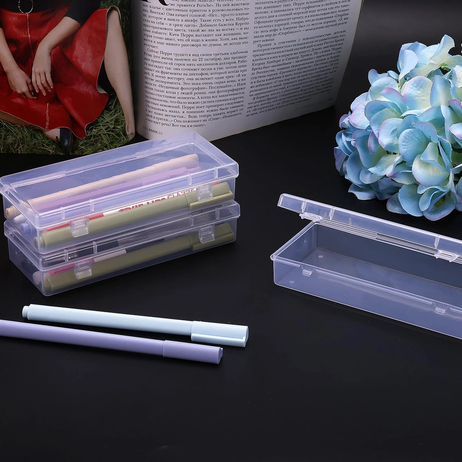 WLLHYF Małe plastikowe pojemniki do przechowywania z pokrywkami na zawiasach, 3 sztuki, prostokątne przezroczyste plastikowe pojemniki do przechowywania koralików, biżuterii i rękodzieła (6 x 7 x 3 cm)