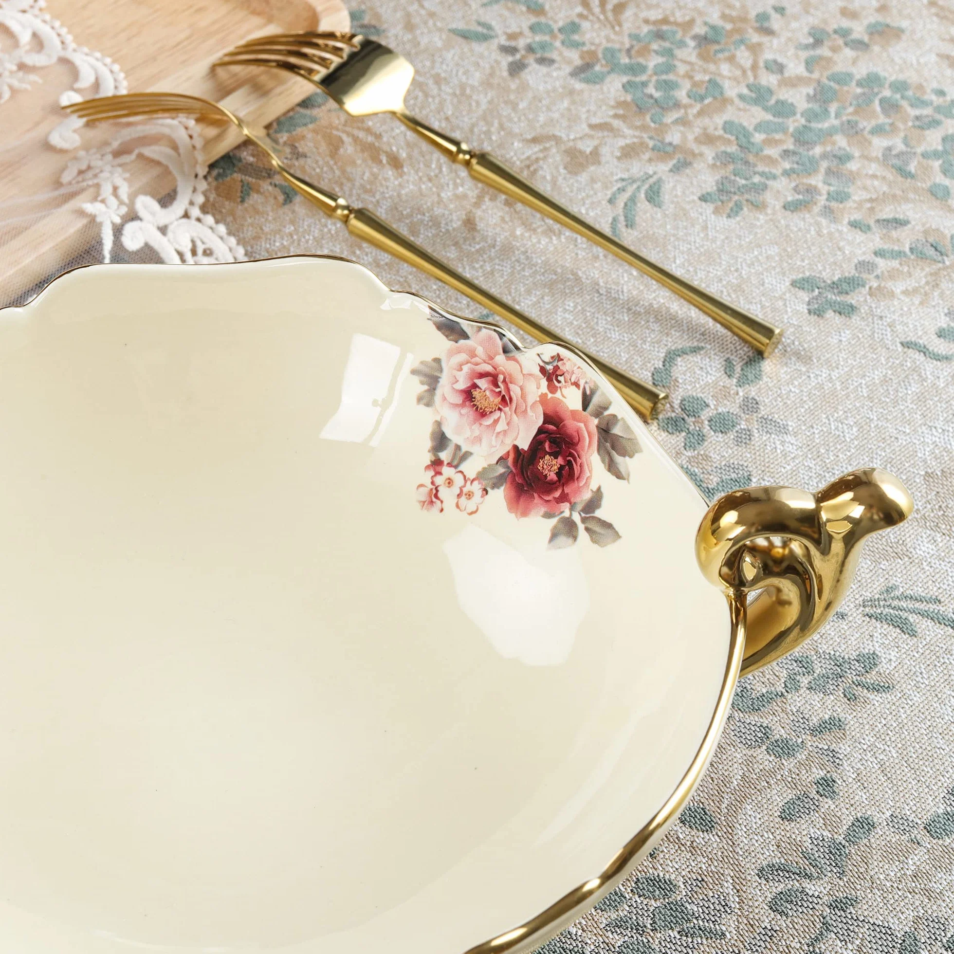 fanquare Dekorowane kwiatami porcelanowa miska z uchwytem, vintage salaterka, ceramiczna miska na owoce na nóżce na imprezy