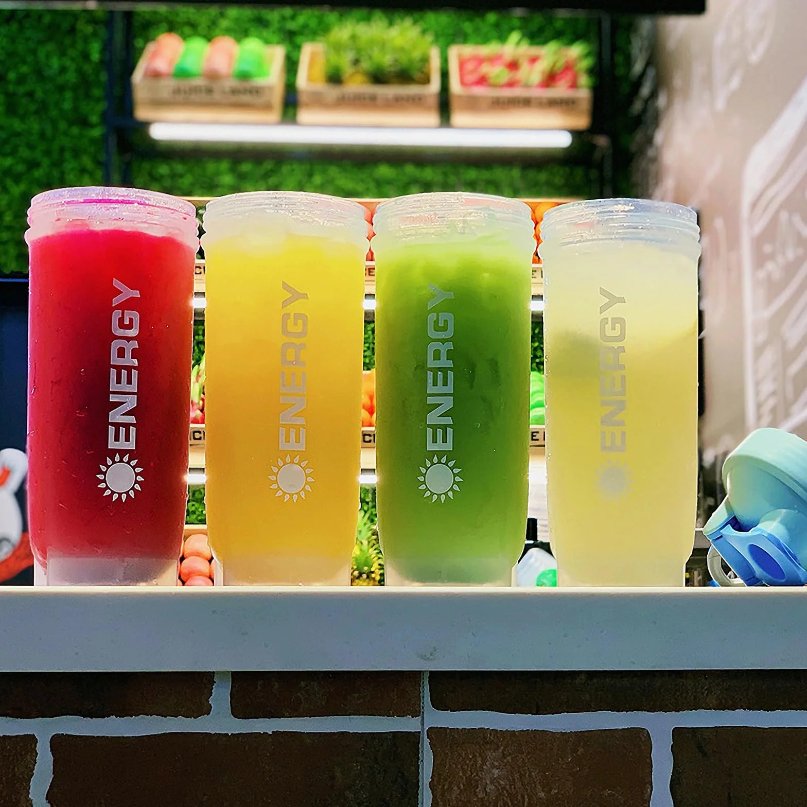 Shaker z kulką do mieszania 700 ml, nie zawiera BPA, wodoodporny, do koktajli proteinowych (niebieski)