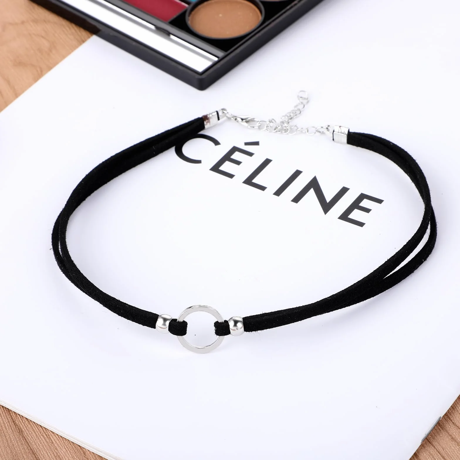 Czarny gotycki aksamitny naszyjnik typu choker z regulowaną klamrą dla kobiet, retro akcesoria na Halloween i Boże Narodzenie