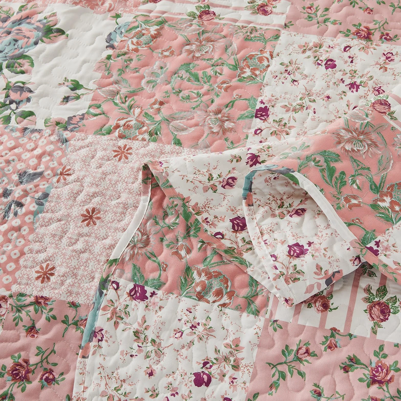 Qucover Pikowana narzuta King Size patchworkowa kwiatowy wzór oddychająca poliestrowa zestaw z poszewkami