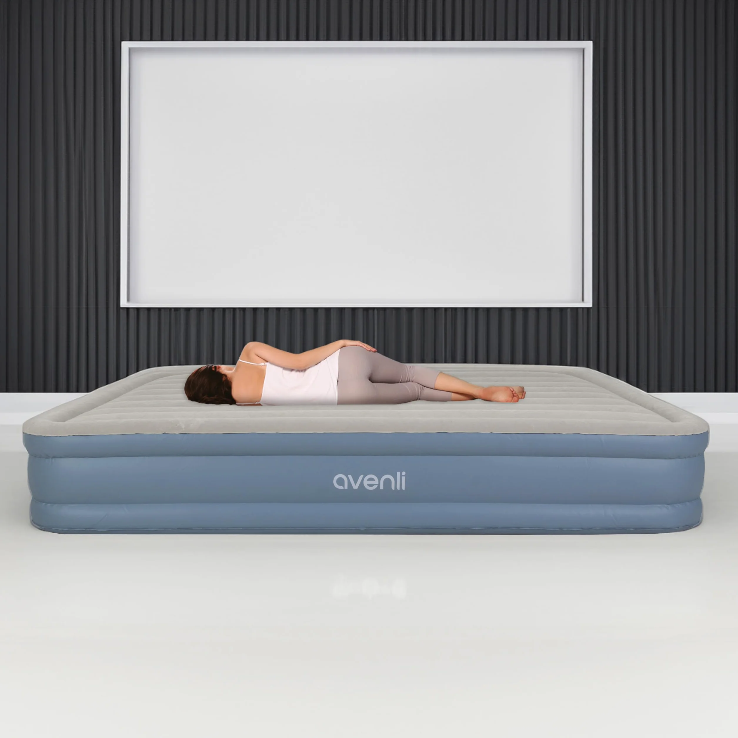 AVENLI Samonadmuchujący się materac dmuchany 203 x 152 x 33 cm z wbudowaną automatyczną pompką