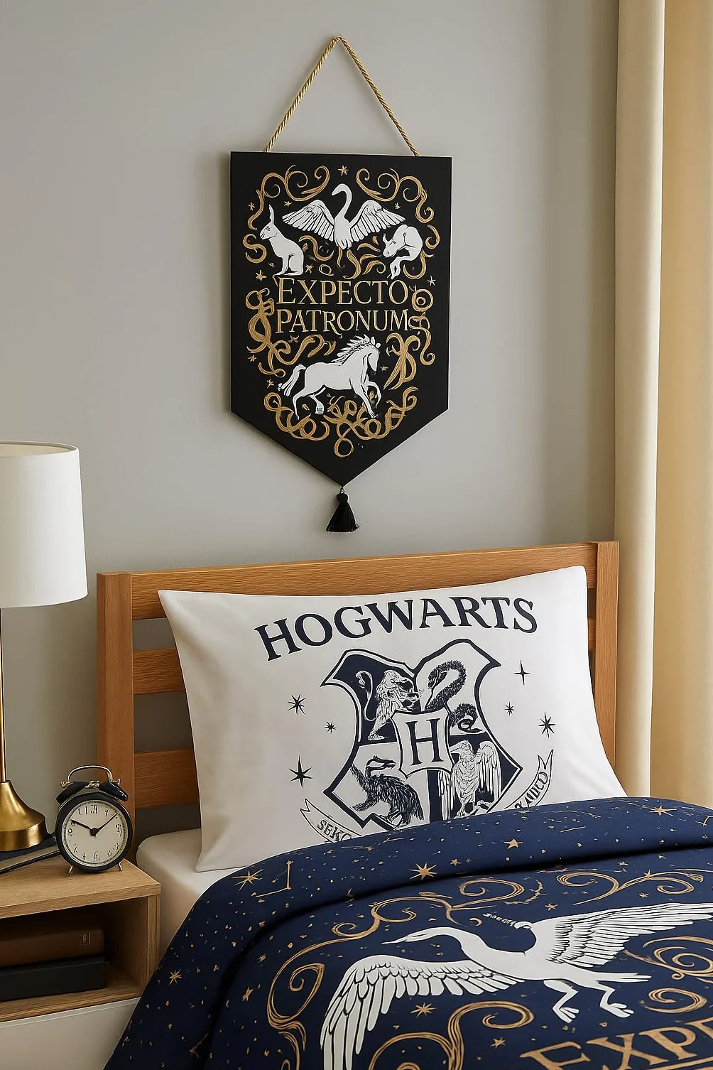 Warner Bros Harry Potter sztandar absolwentów świecący w ciemności - zwierzęta patronusowe