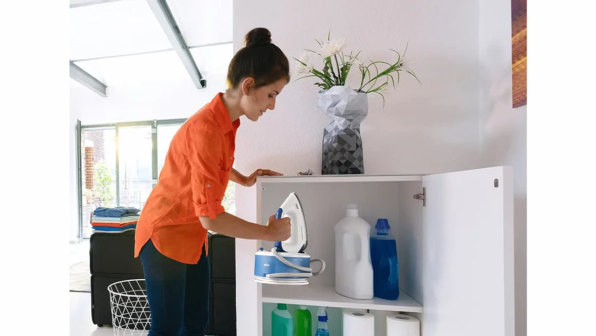 Braun IS2143BL CareStyle Compact Żelazko z Generatorem Pary, 2400 W, Niebieski
