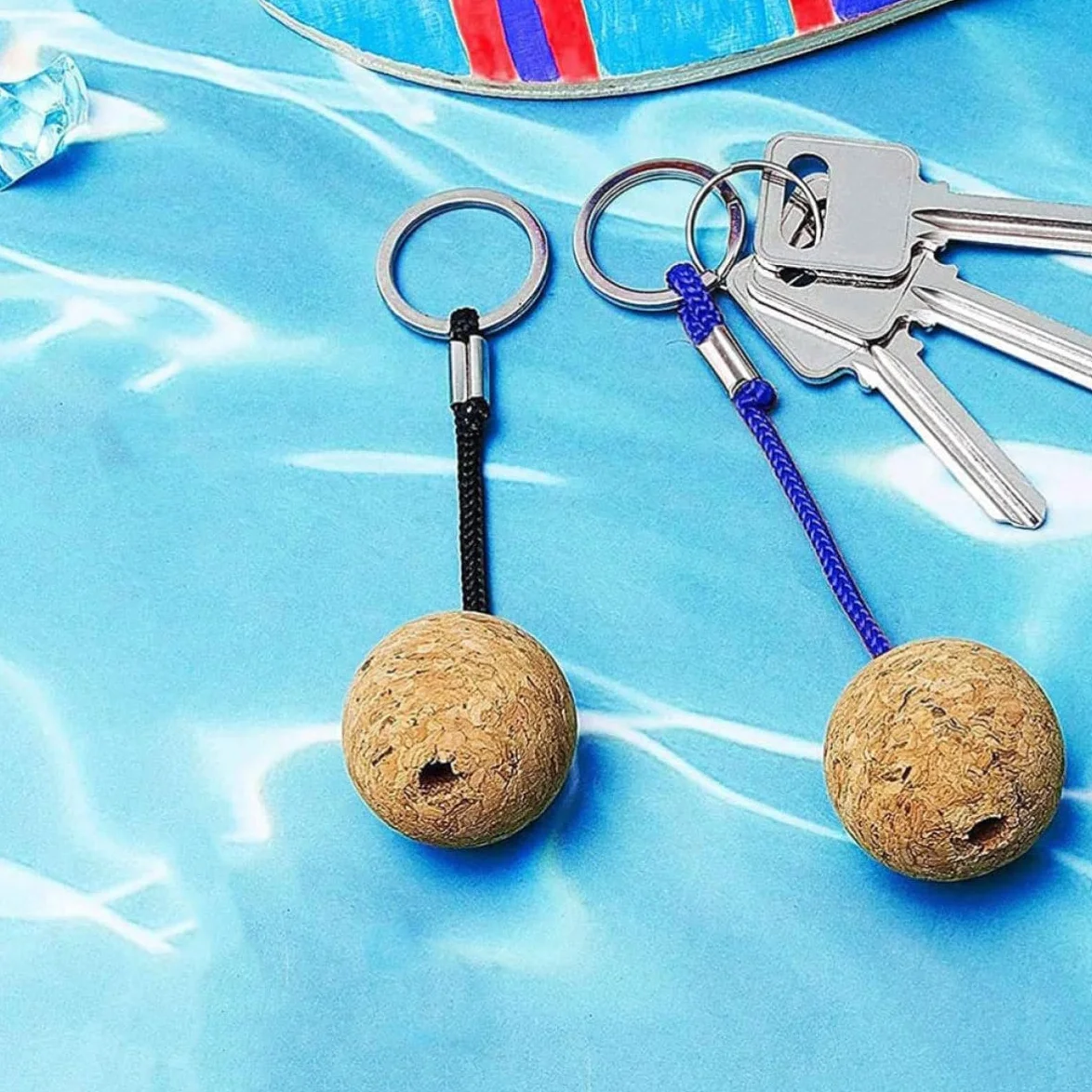 2 Szt. Szt Pływające Breloki z Drewnianą Kulką Unikalny Pływający Brelok Do Kluczy Sporty Wodne i Przygody Świeżym Powietrzu Trwały i Lekki Klucz z Pływakiem