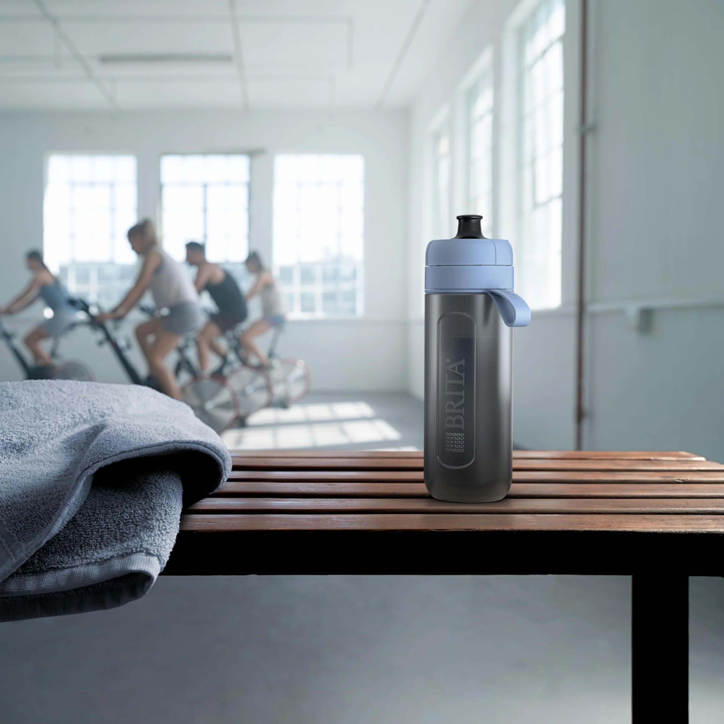 BRITA Butelka filtrująca Active pastelowy błękit 0,6l z 2 filtrami MicroDisc
