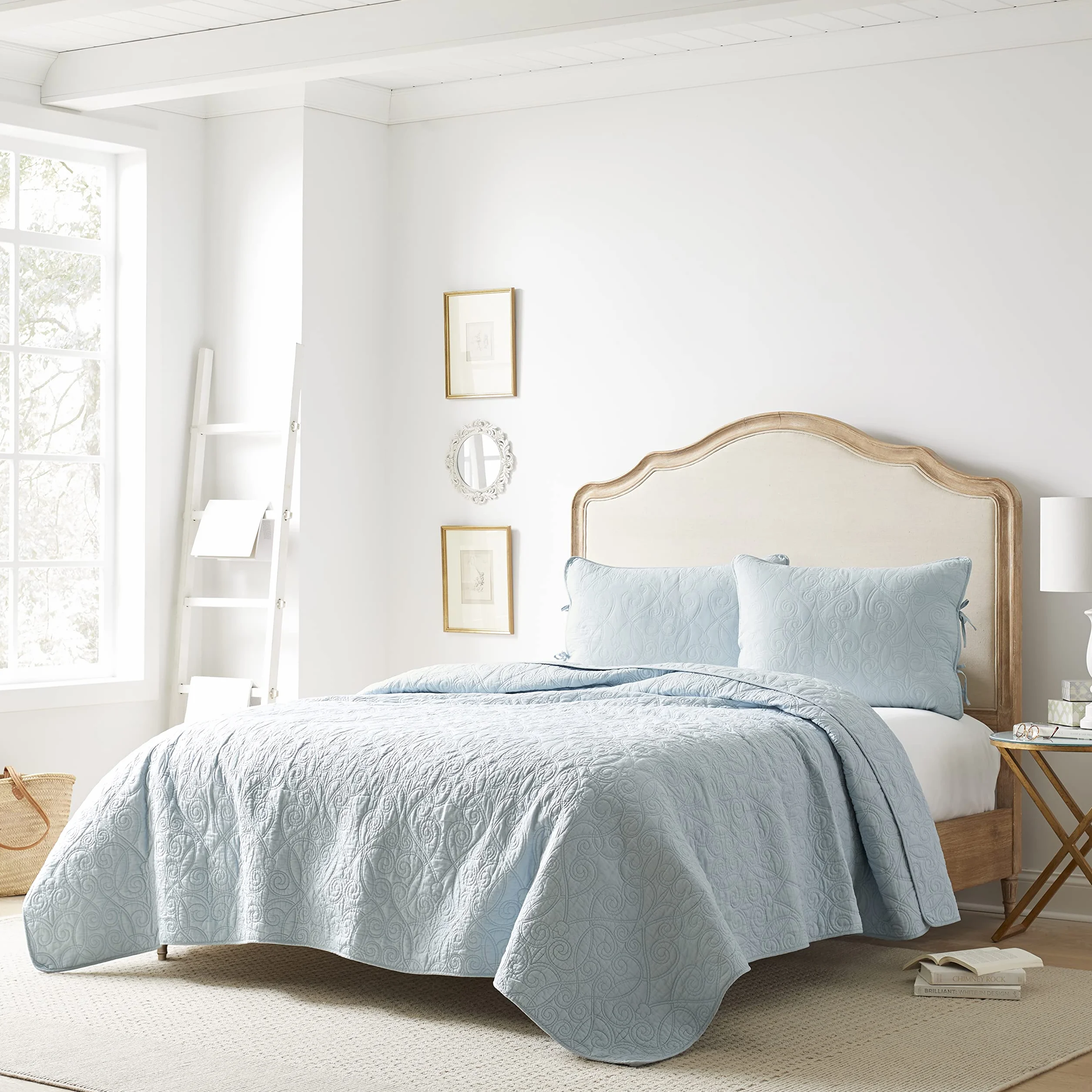Laura Ashley Bawełniana dwustronna pościel z pasującymi poszewkami, idealna na wszystkie pory roku i wstępnie prana dla dodatkowej miękkości, niebieski Breeze Blue, King