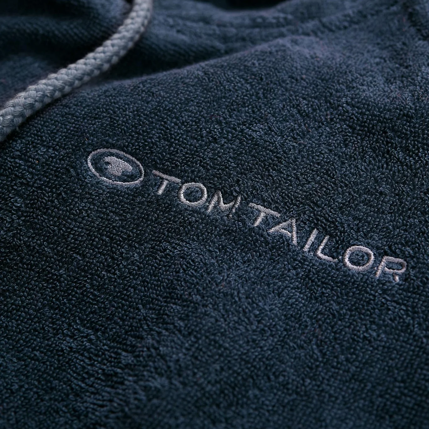 TOM TAILOR Ponczo surfingowe dla kobiet i mężczyzn, L-XL, 100% bawełna/frotte, ponczo kąpielowe z kapturem, kieszenią na brzuchu i haftem z logo, niebieskie (granatowe)