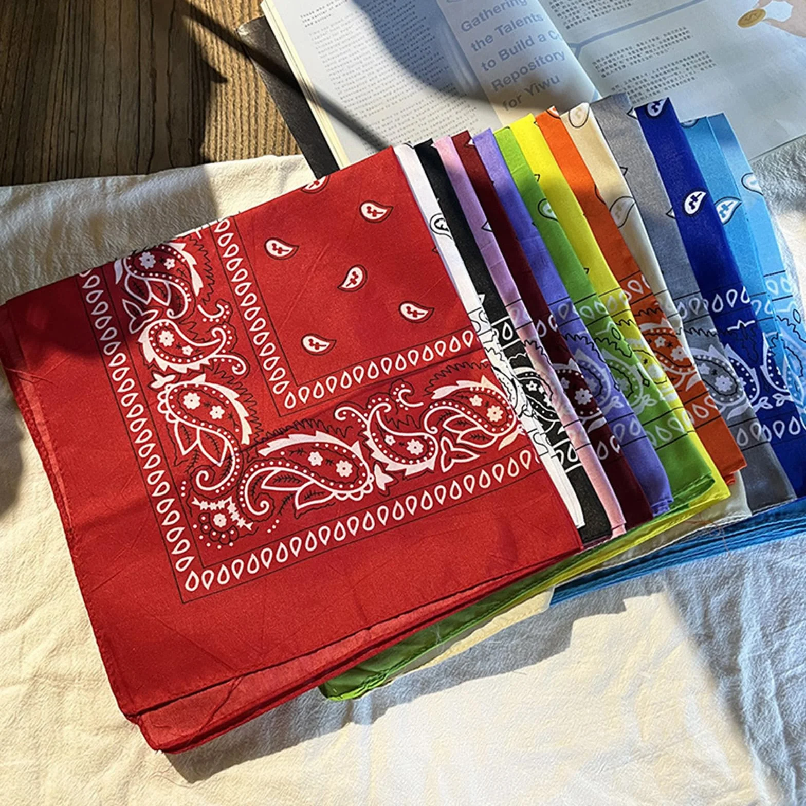 12 sztuk bandany damskie, 55x55cm chustka na głowę męska, kwadratowa bandana męska z poliestru, 12 kolorów paisley bandana chustka na szyję, dla dorosłych i dzieci