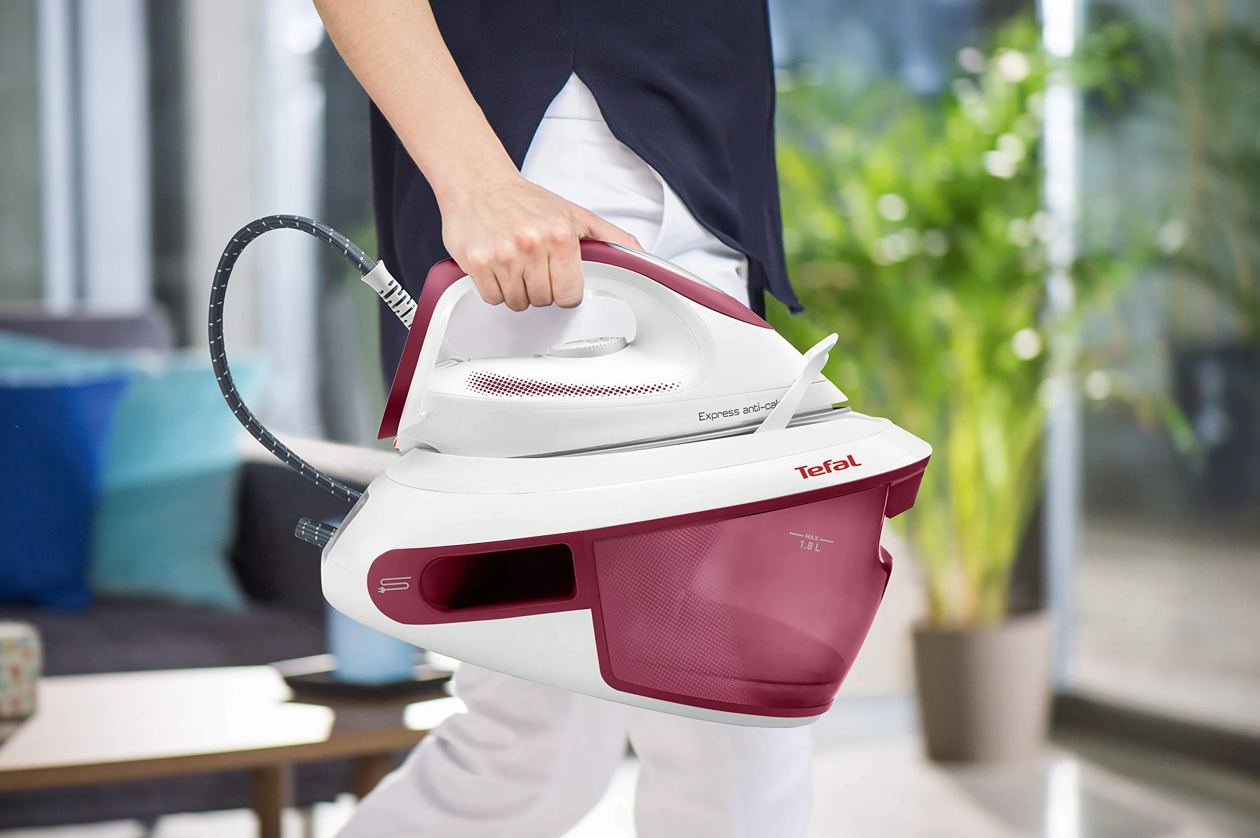 Tefal SV8012 Express Anti-Calc stacja parowa | 2800 W | Stała ilość pary: 120 g/min | Silne uderzenie pary: 400 g/min | Pojemność zbiornika na wodę: 1,8 litra | Kolektor zapobiegający osadzaniu się