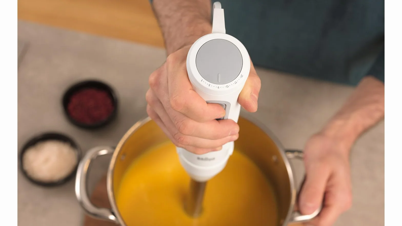 Braun MultiQuick 5 MQ50.236M minipimer z technologią PowerBell Plus, 21 prędkości + Turbo, system EasyClick do akcesoriów, rozdrabniacz 500 ml, trzepaczka ze stali nierdzewnej i kubek 600 ml, 1000 W,