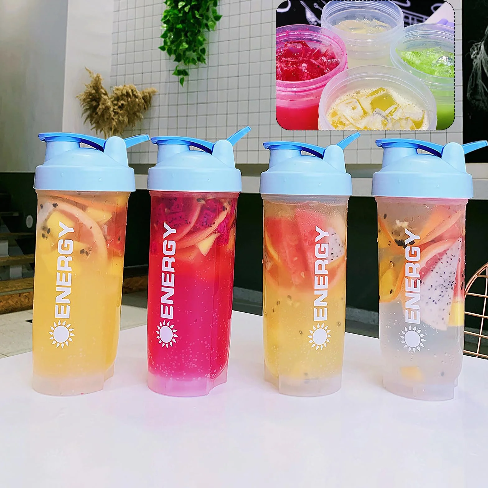 Shaker z kulką do mieszania 700 ml, nie zawiera BPA, wodoodporny, do koktajli proteinowych (niebieski)