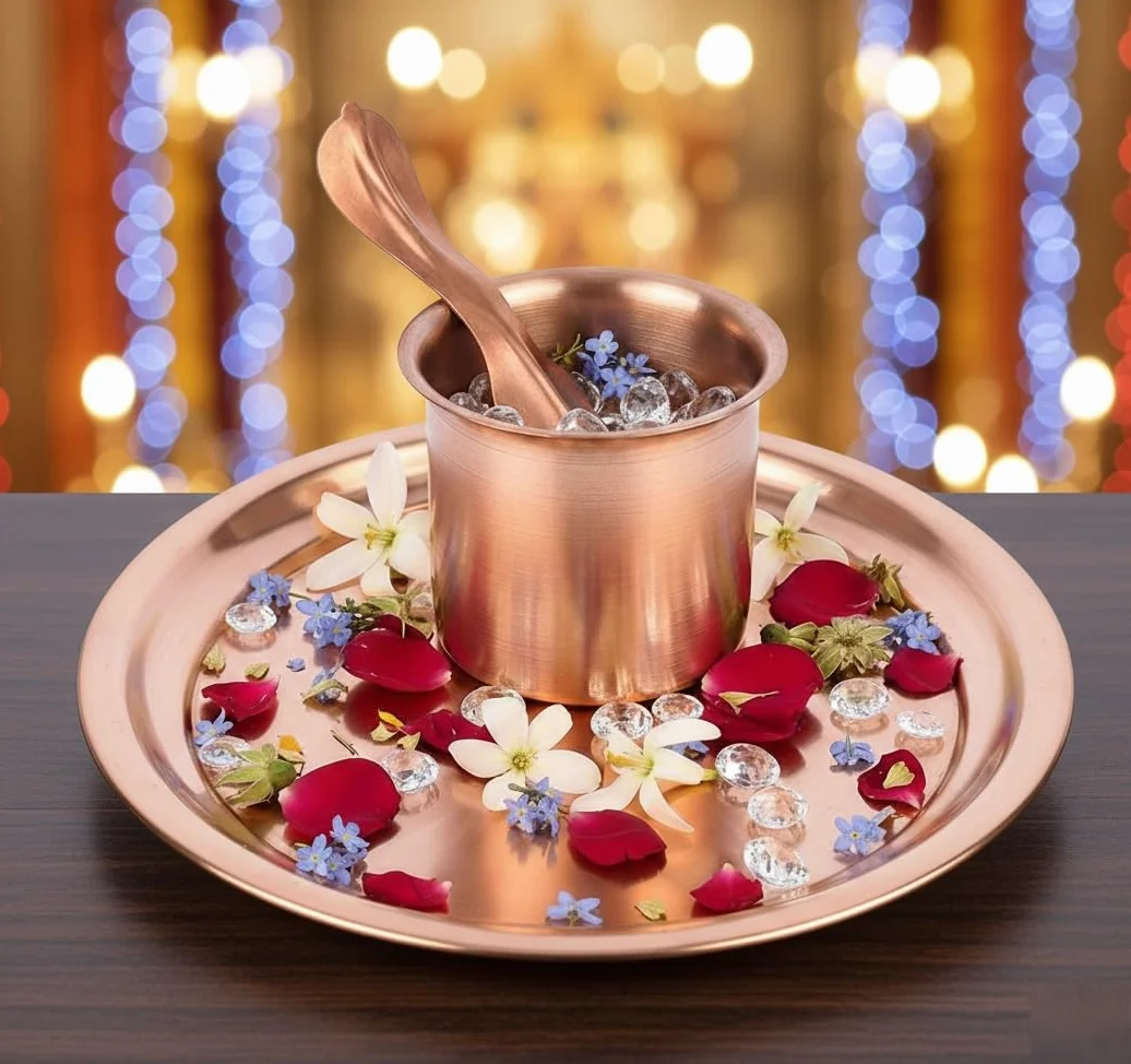 BRACOP® Czysty miedziany garnek Lota Kalash Hindu Panch Patra z okrągłym talerzem Łyżka Havan Indyjskie akcesoria do Pooja Ręcznie robiony kubek do serwowania Miedziane przybory domowe świątyni