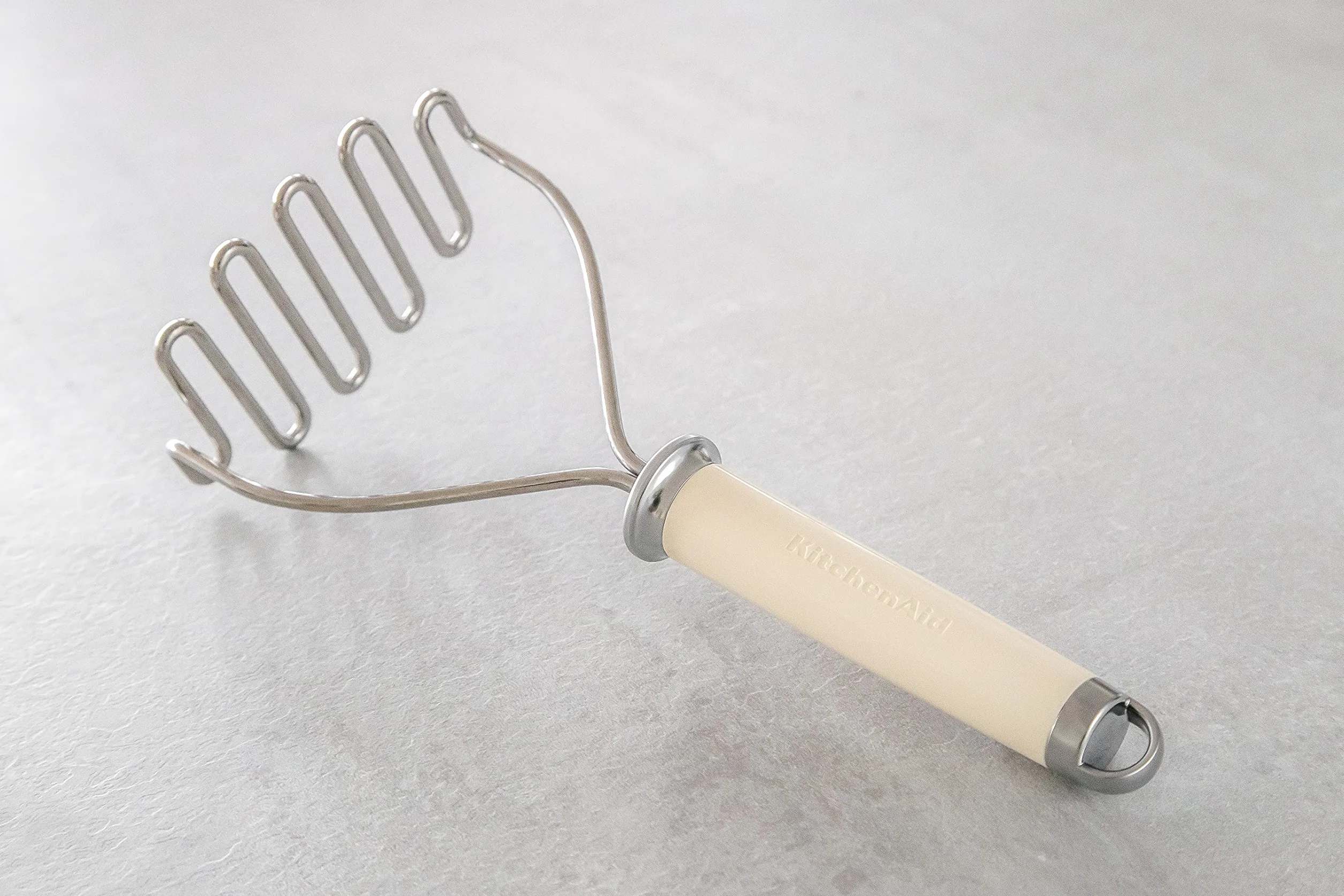 KitchenAid Tłuczek do Ziemniaków Stal Nierdzewna Almond Cream