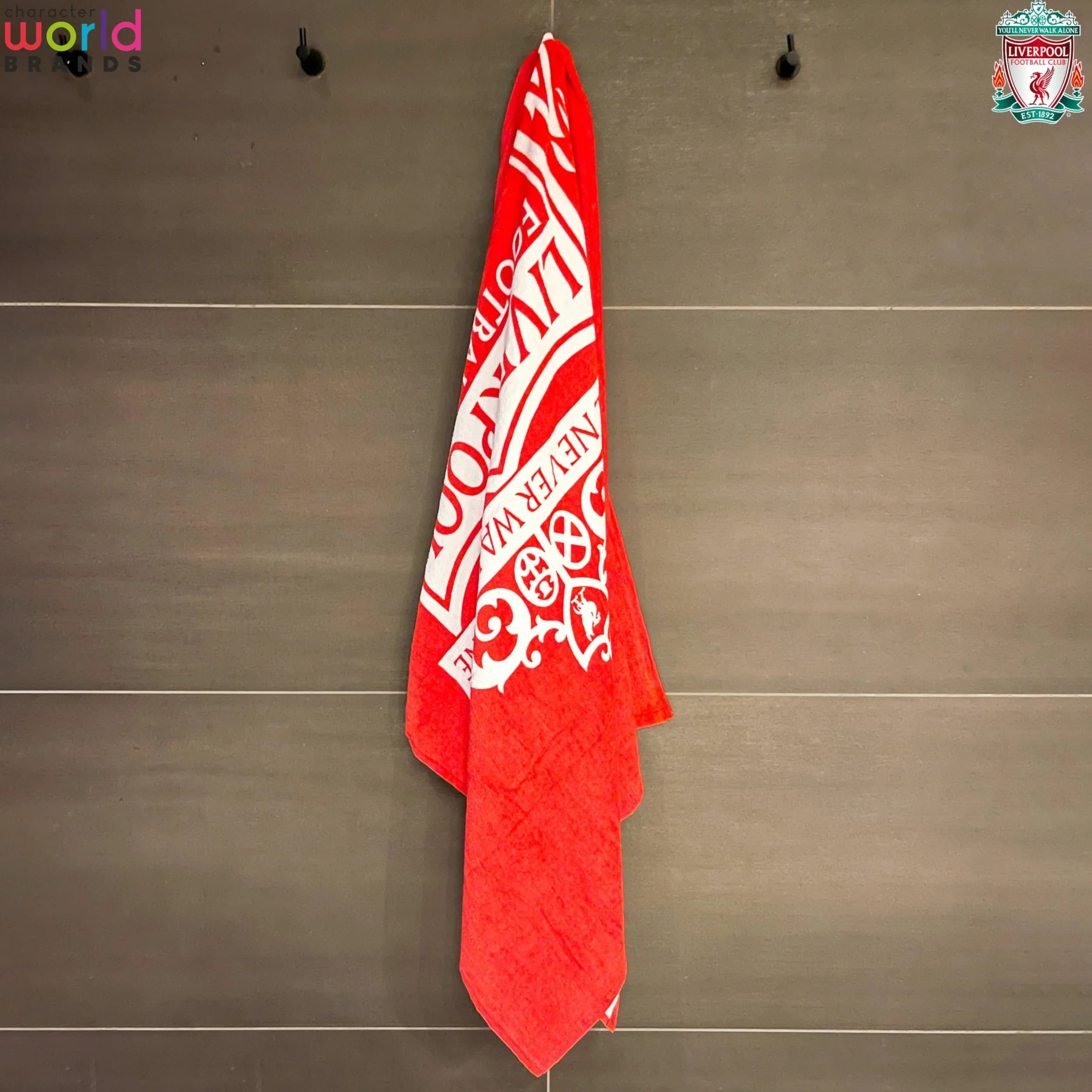 Liverpool FC Oficjalny ręcznik Character World | super miękki w dotyku, projekt klubu piłkarskiego YNWA | idealny do domu, wanny, plaży i basenu, jeden rozmiar 75 cm x 150 cm | 100% bawełna