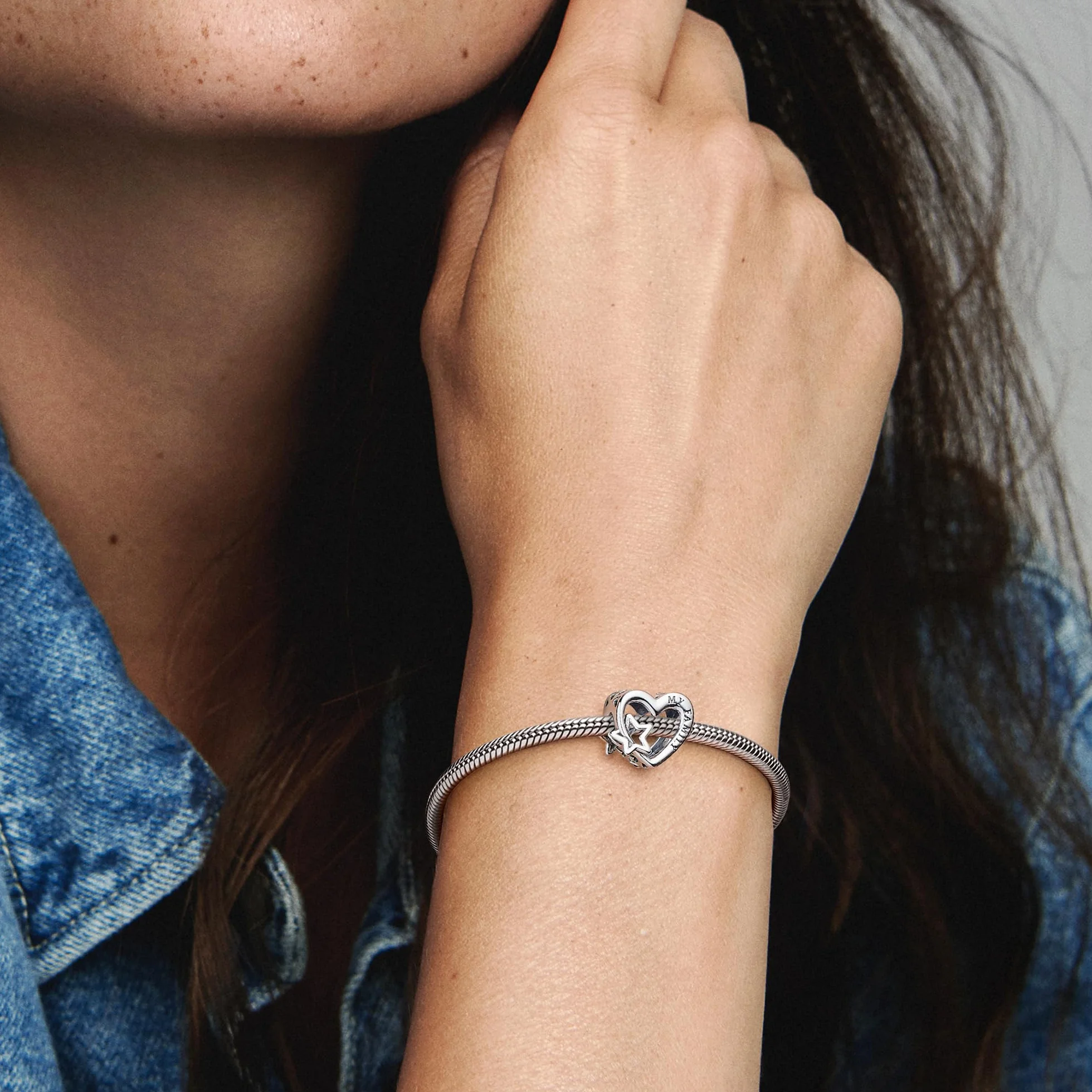 Pandora Moments Charms ze srebra próby 925, serca