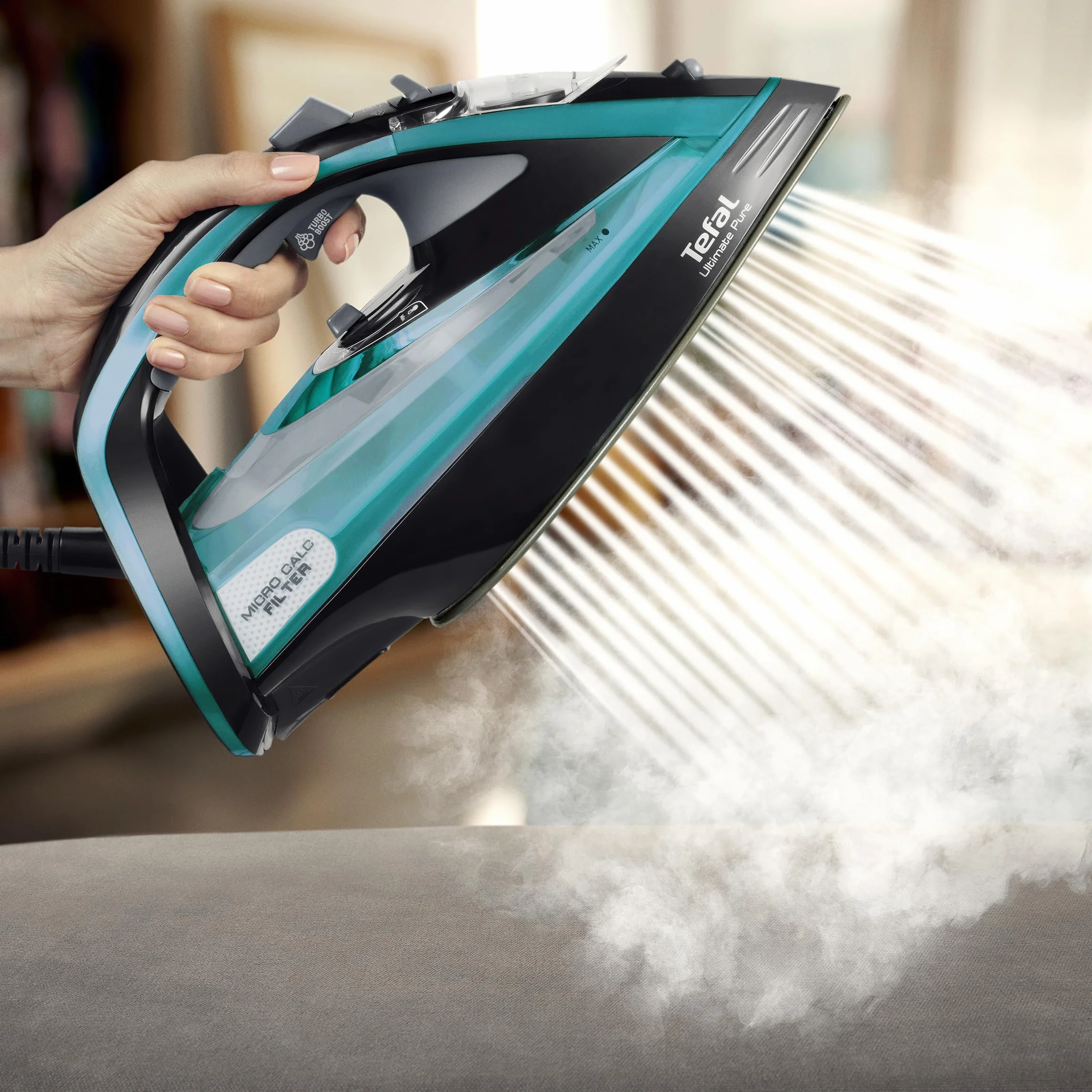 TEFAL FV9844 Ultimate Pure Żelazko, 3200W, uderzenie pary 250 g/min, stopa Durilium AirGlide Autoclean, 0,35 l, Czarny/Niebieski