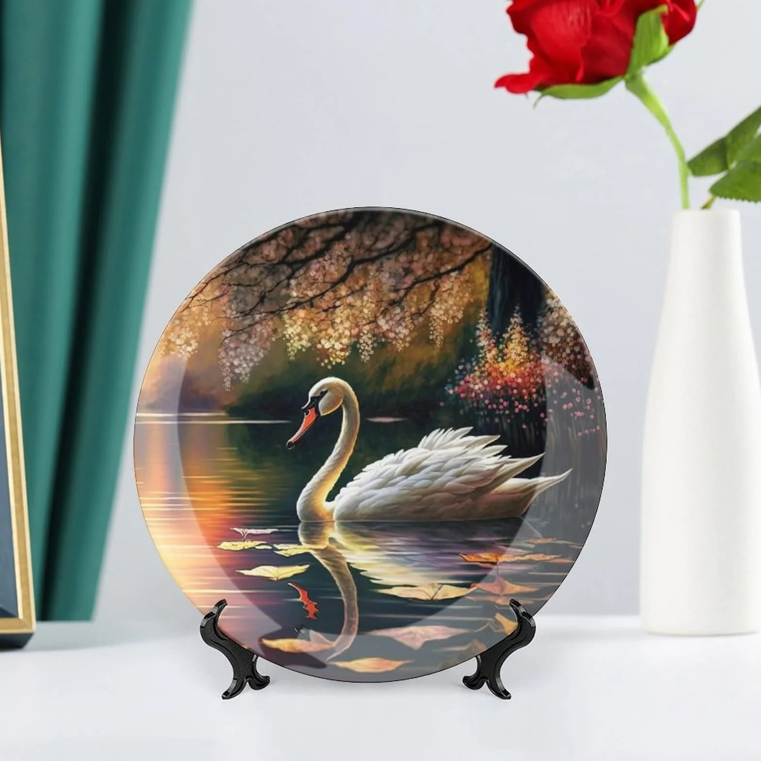 Dekoracyjne talerze do powieszenia na ścianie, jezioro łabędzie obraz sceny talerz ceramiczny, chybotany talerz ze stojakiem ekspozycyjnym, dekoracja domu do szafek kuchennych, okrągła taca