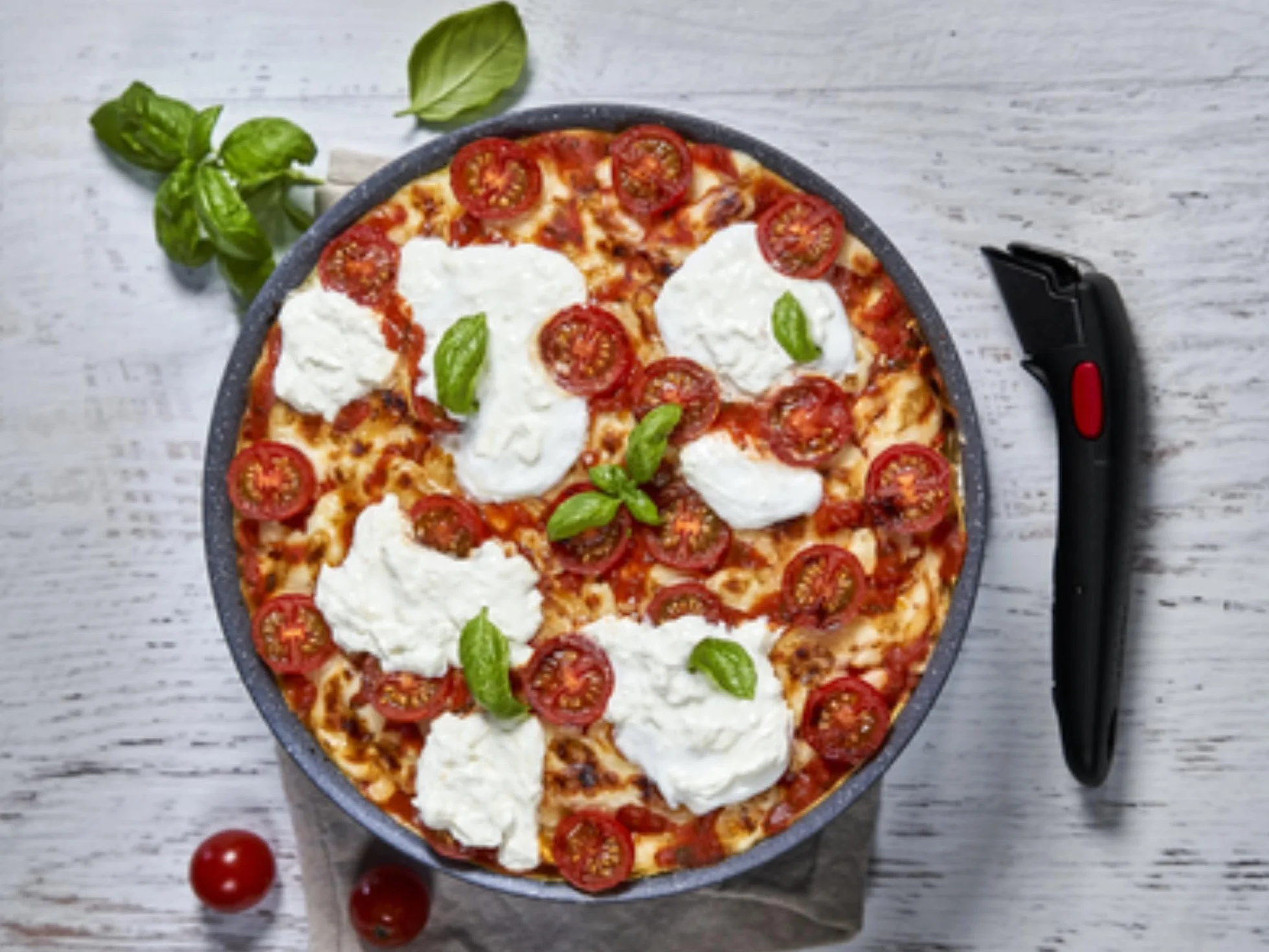 TEFAL INGENIO L9863153, odłączana rączka do wszystkich patelni i garnków z serii Ingenio, wytrzymałość 10 kg, 3 punktowy system bezpieczeństwa, oszczędność miejsca, czarna