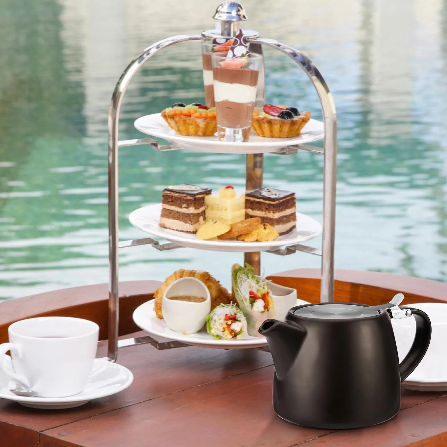 Porcelanowy dzbanek do herbaty z sitkiem 500 ml, stal nierdzewna