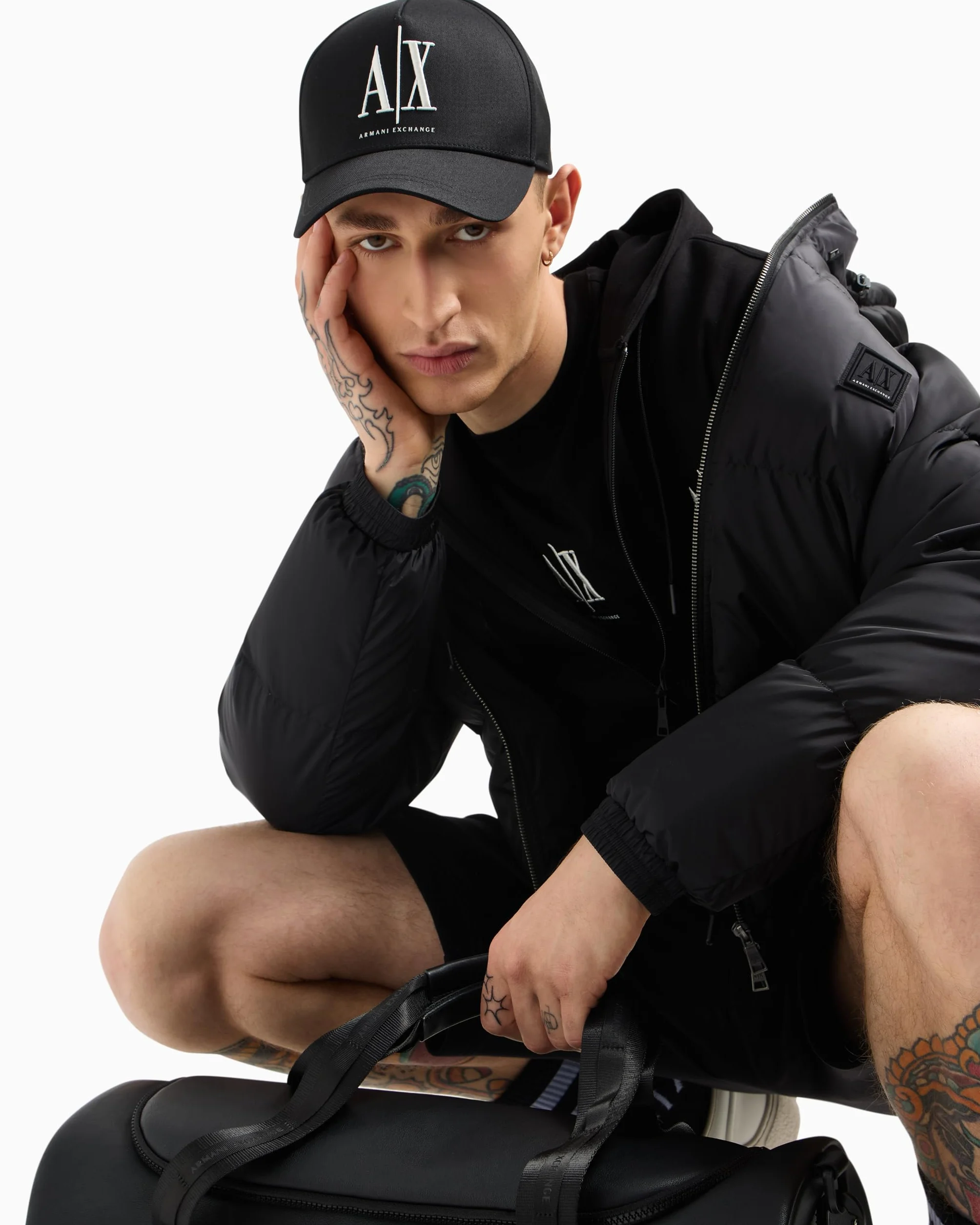 Armani Exchange Męski projekt ikony, wytłoczona naszywka z logo, błyszcząca nylonowa kamizelka puchowa, Czarny, L